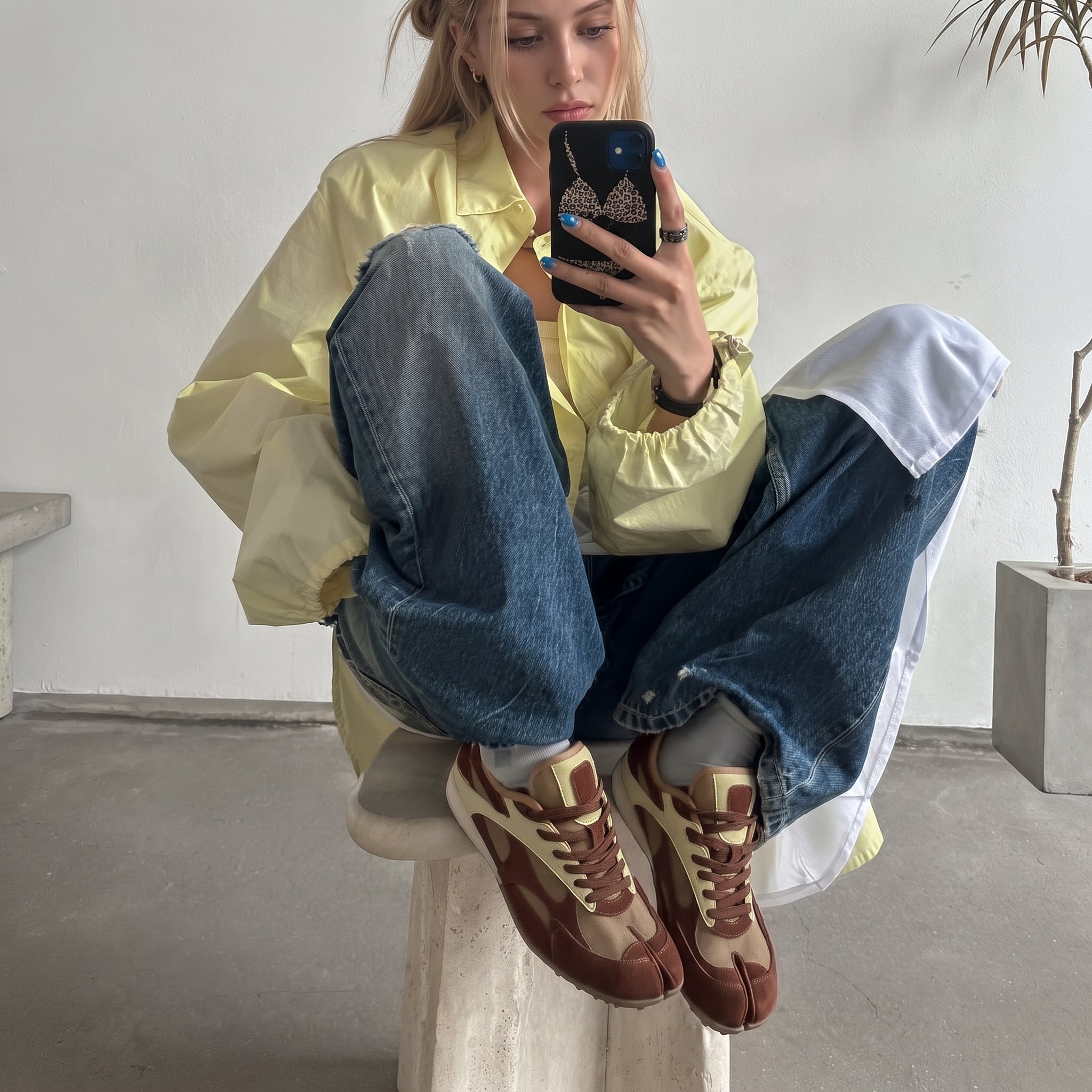 The Dual Stride Brown Split‑Toe Retro Sneakers