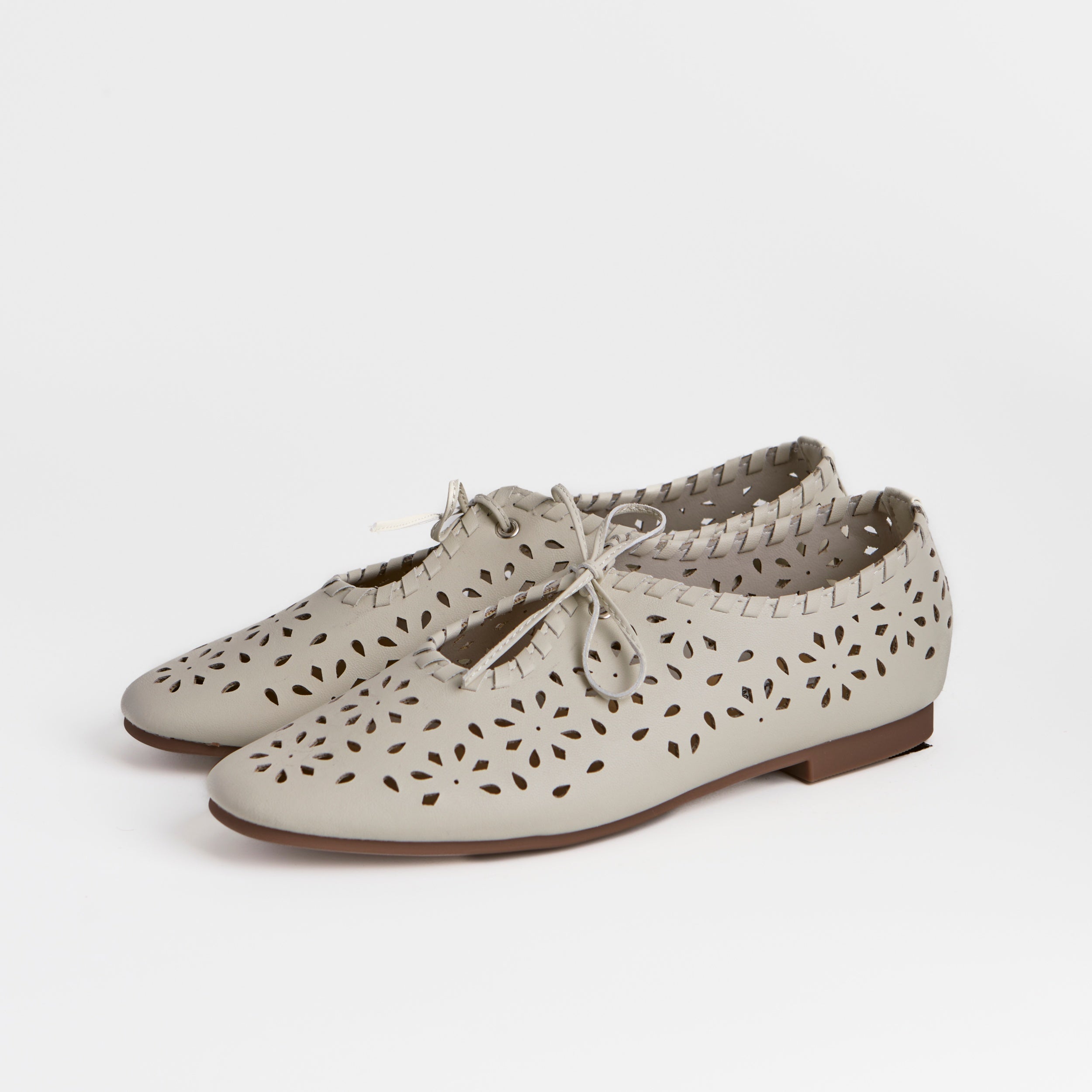 Las bailarinas Dual Stride blancas caladas con cordones