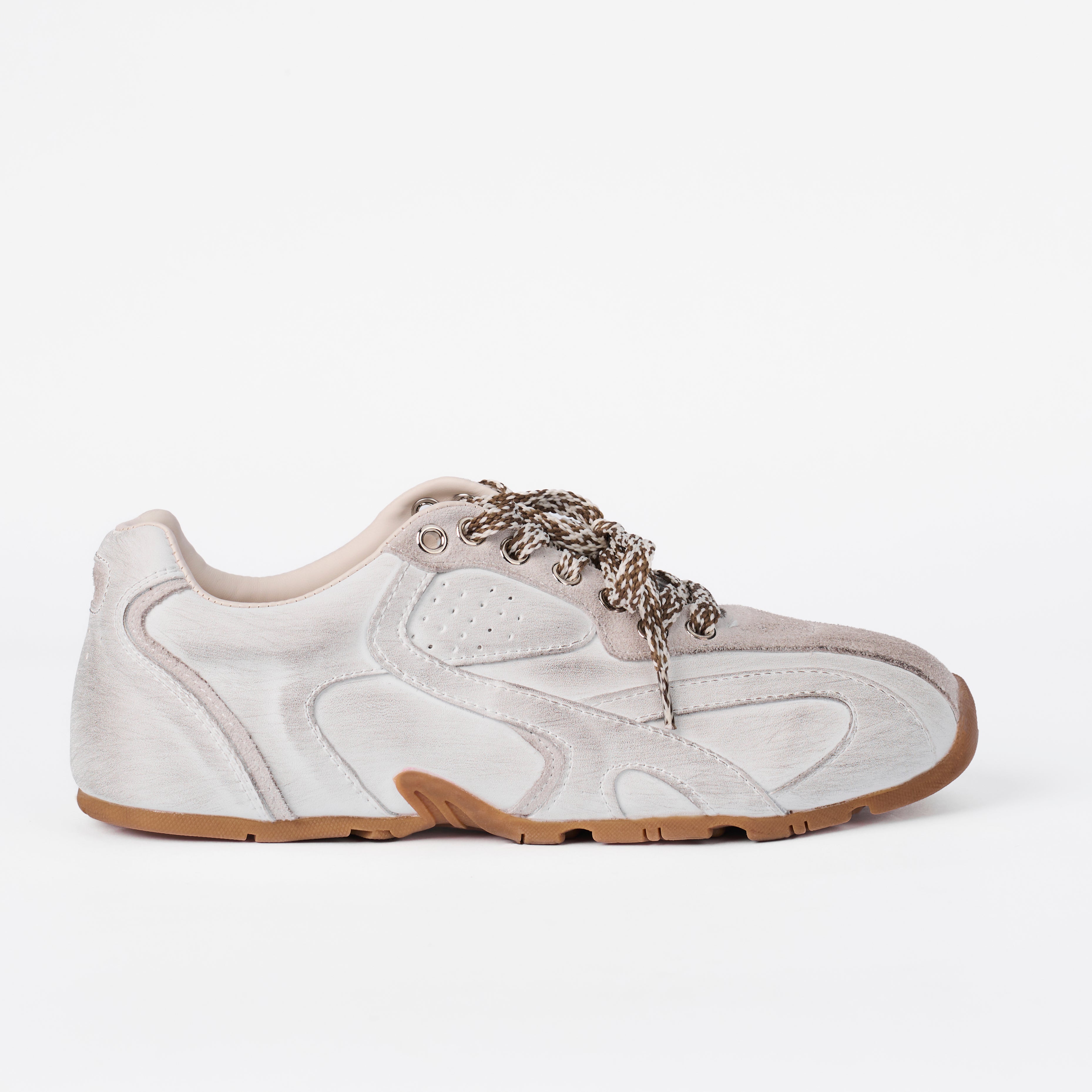 The Dual Stride Women‘s Distressed Leather Athletic Trainers