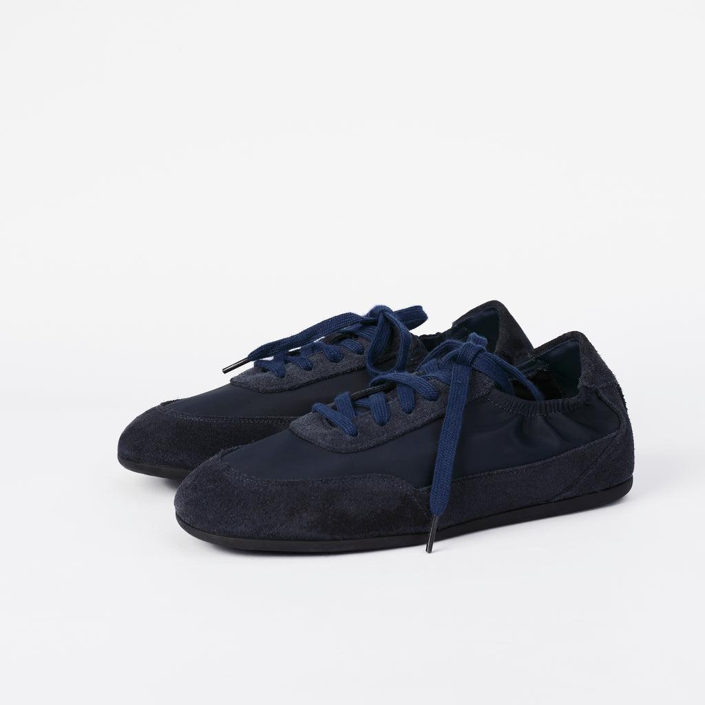 The Dual Stride Women's Light Flat Sneakers