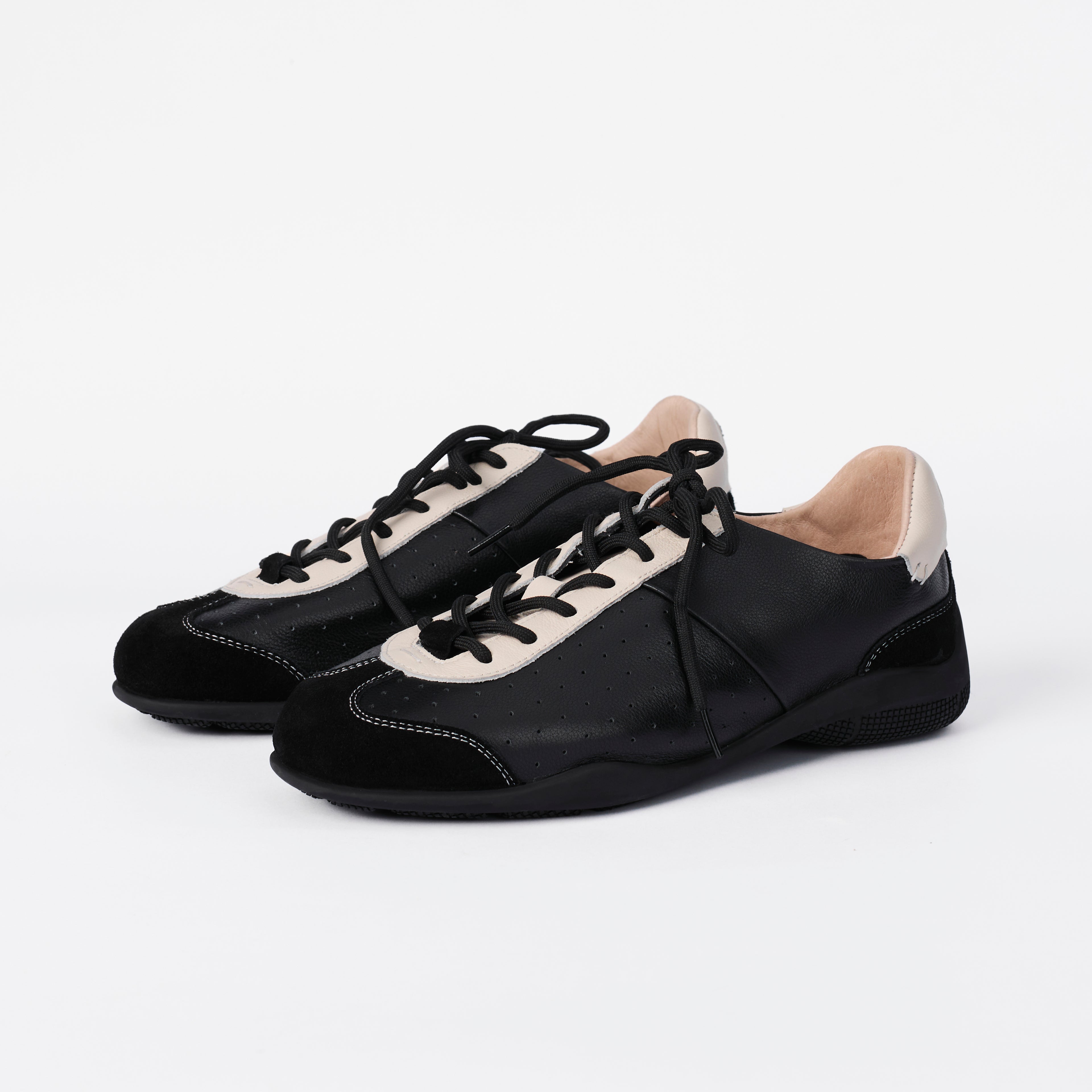 The Dual Stride Women‘s Classic Leather Sneakers