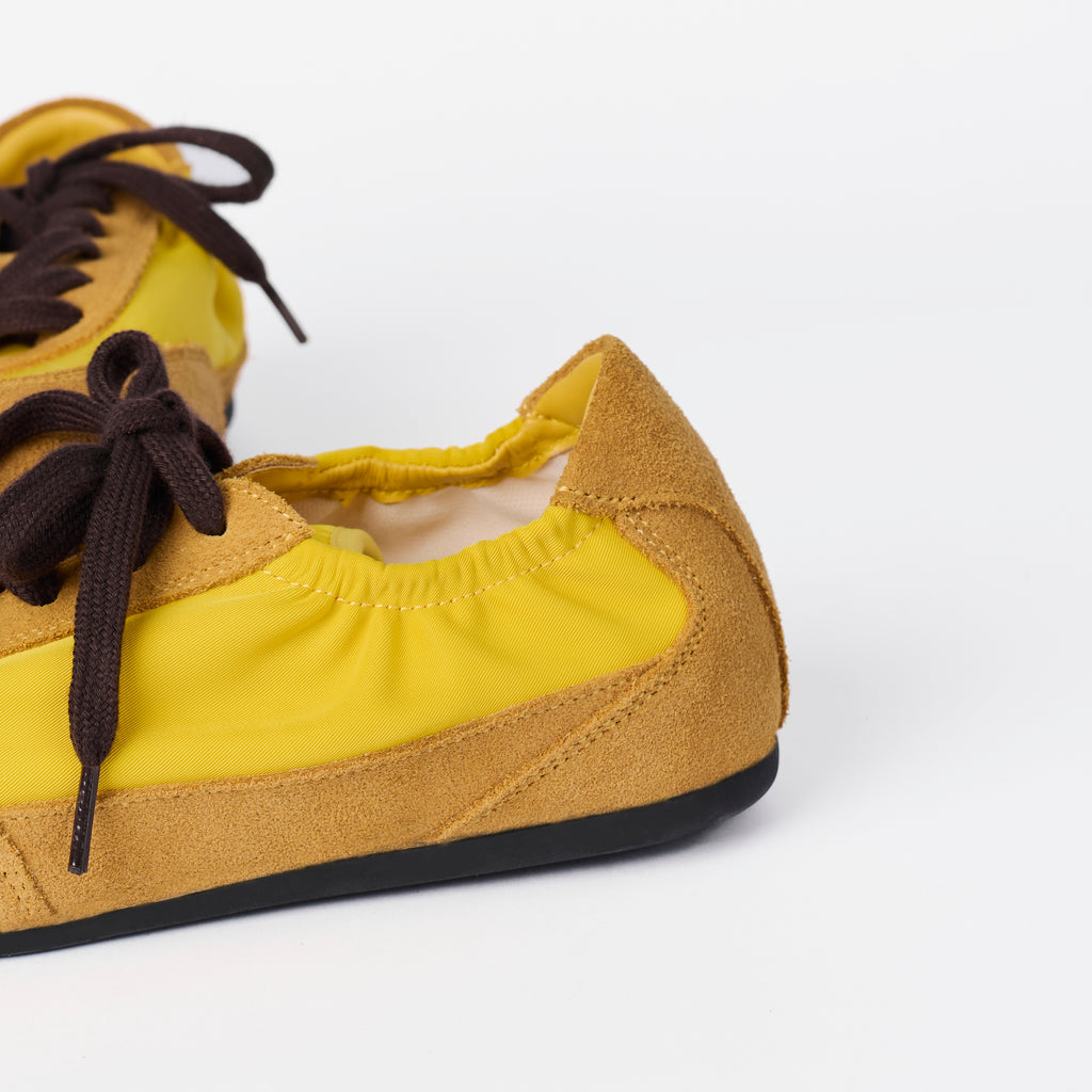 The Dual Stride Women‘s Color-Blocking Light Flat Sneakers