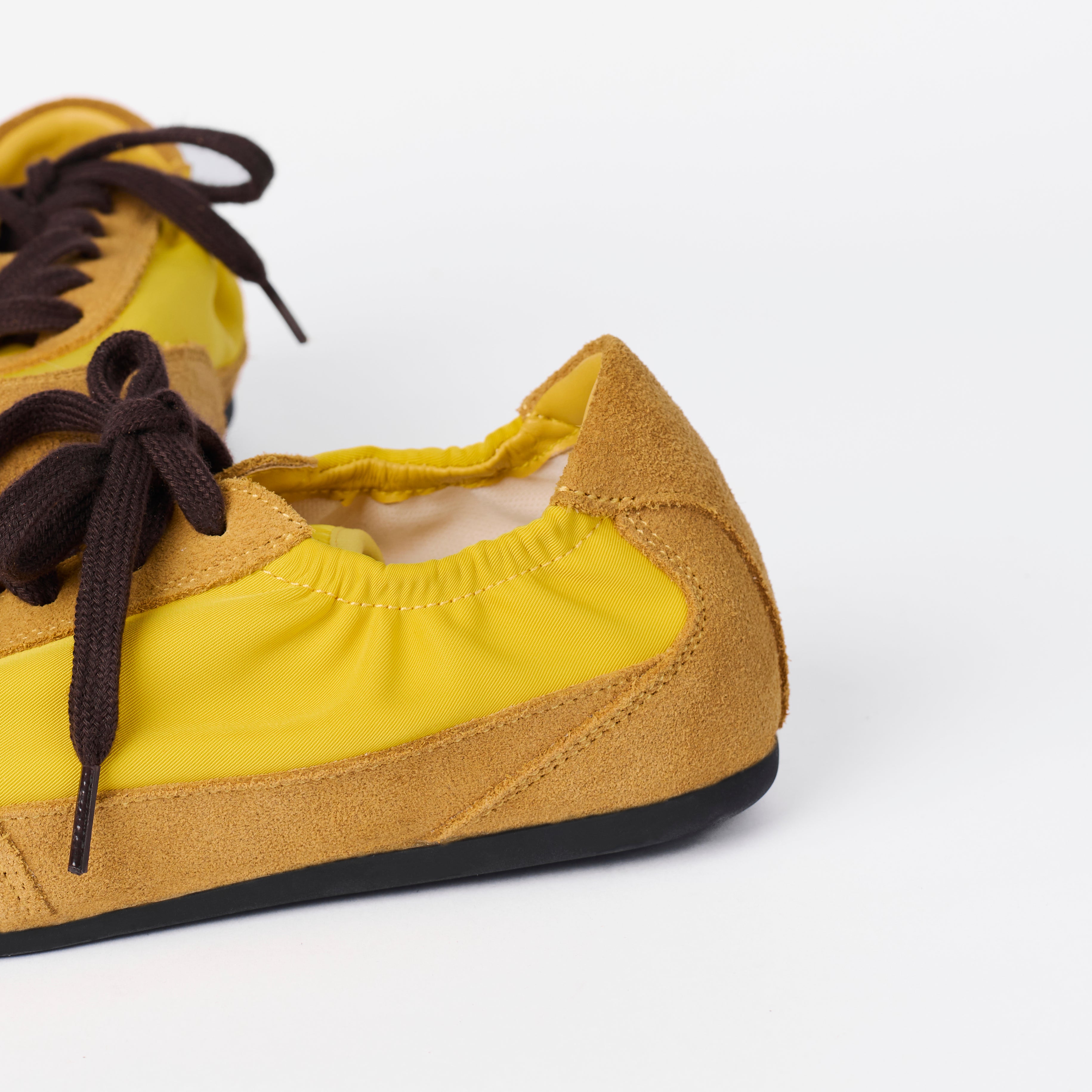 The Dual Stride Women‘s Color-Blocking Light Flat Sneakers