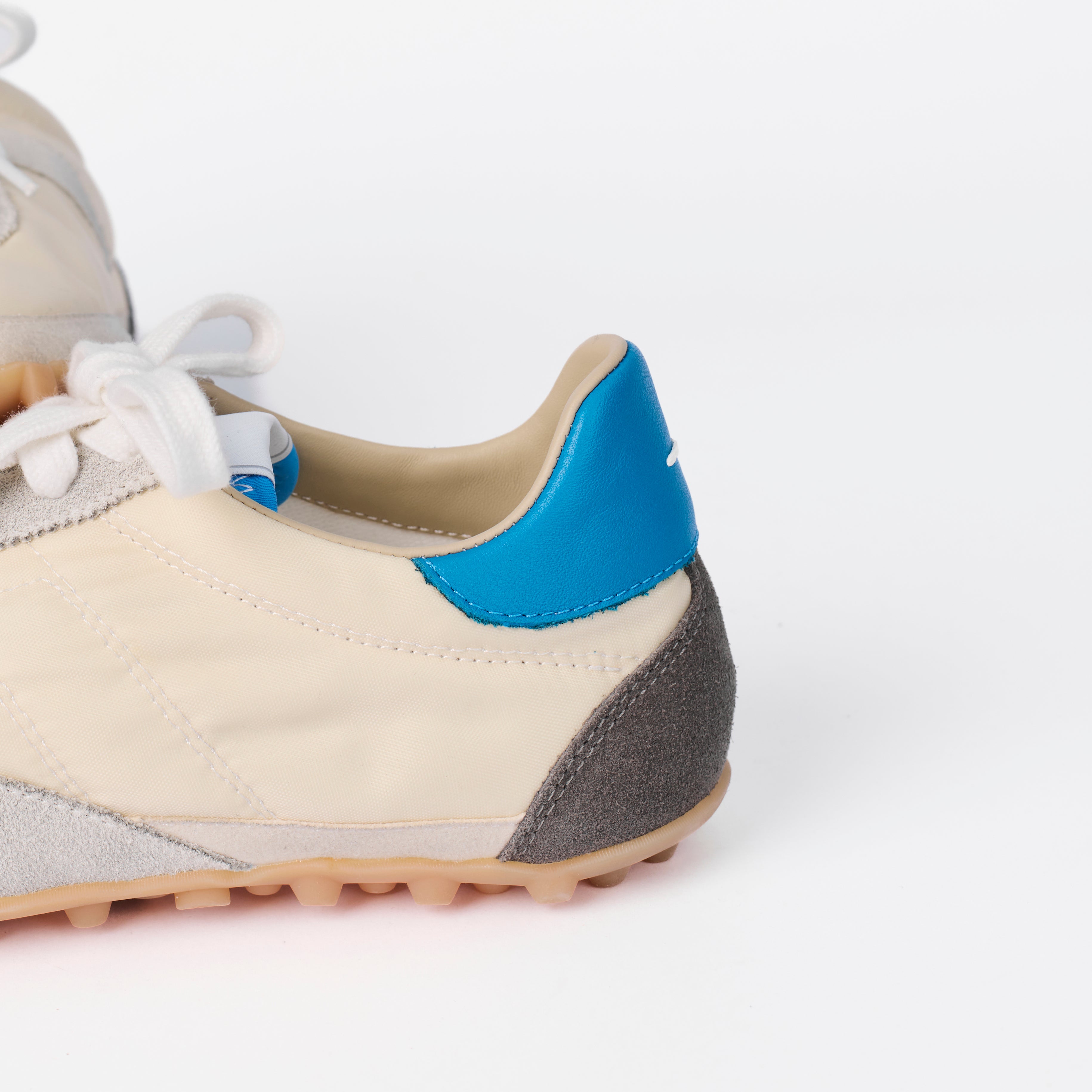 The Dual Stride Women‘s Retro-Inspired Cream Performance Trainers