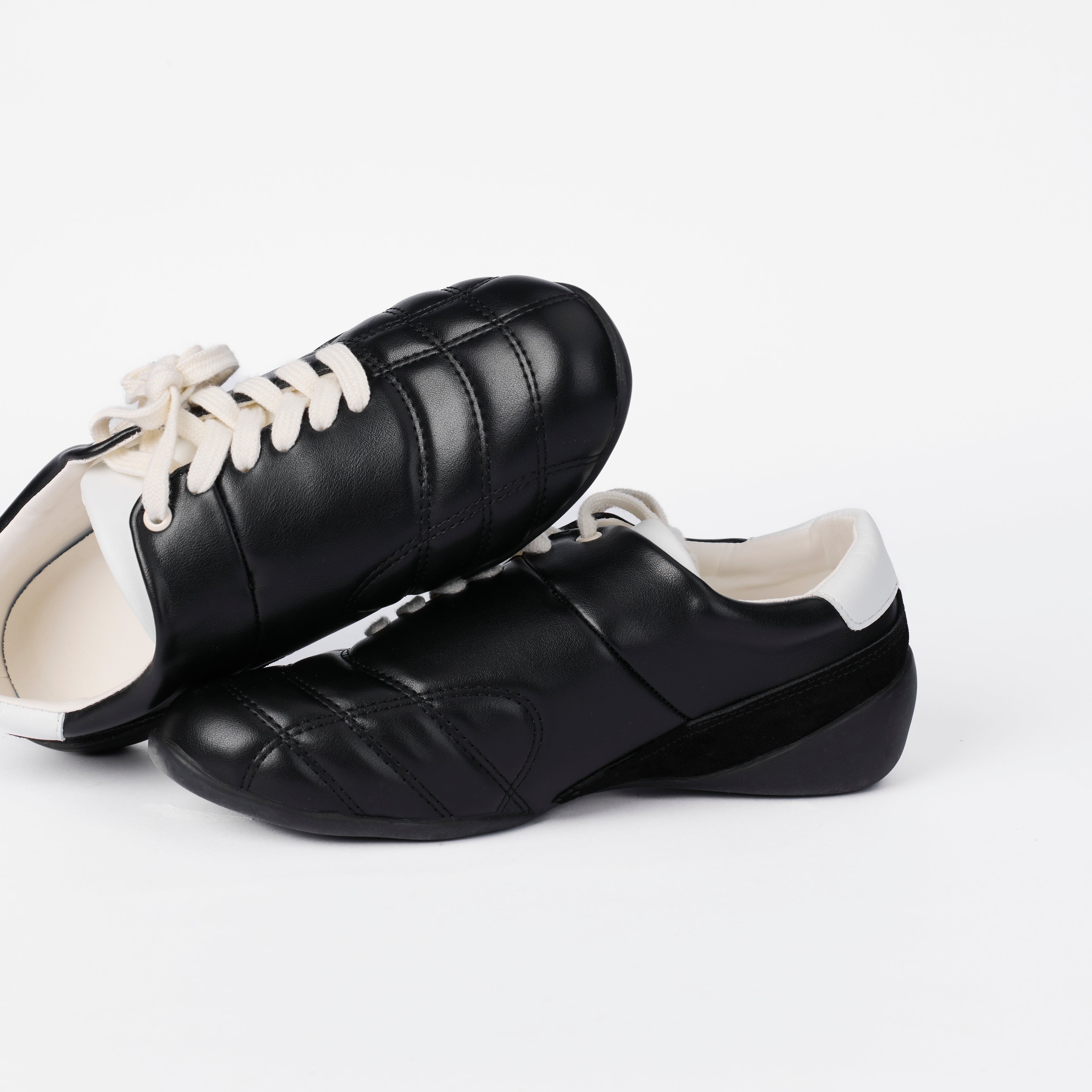 The Dual Stride  Men's Black Genuine Leather Casual Sneakers