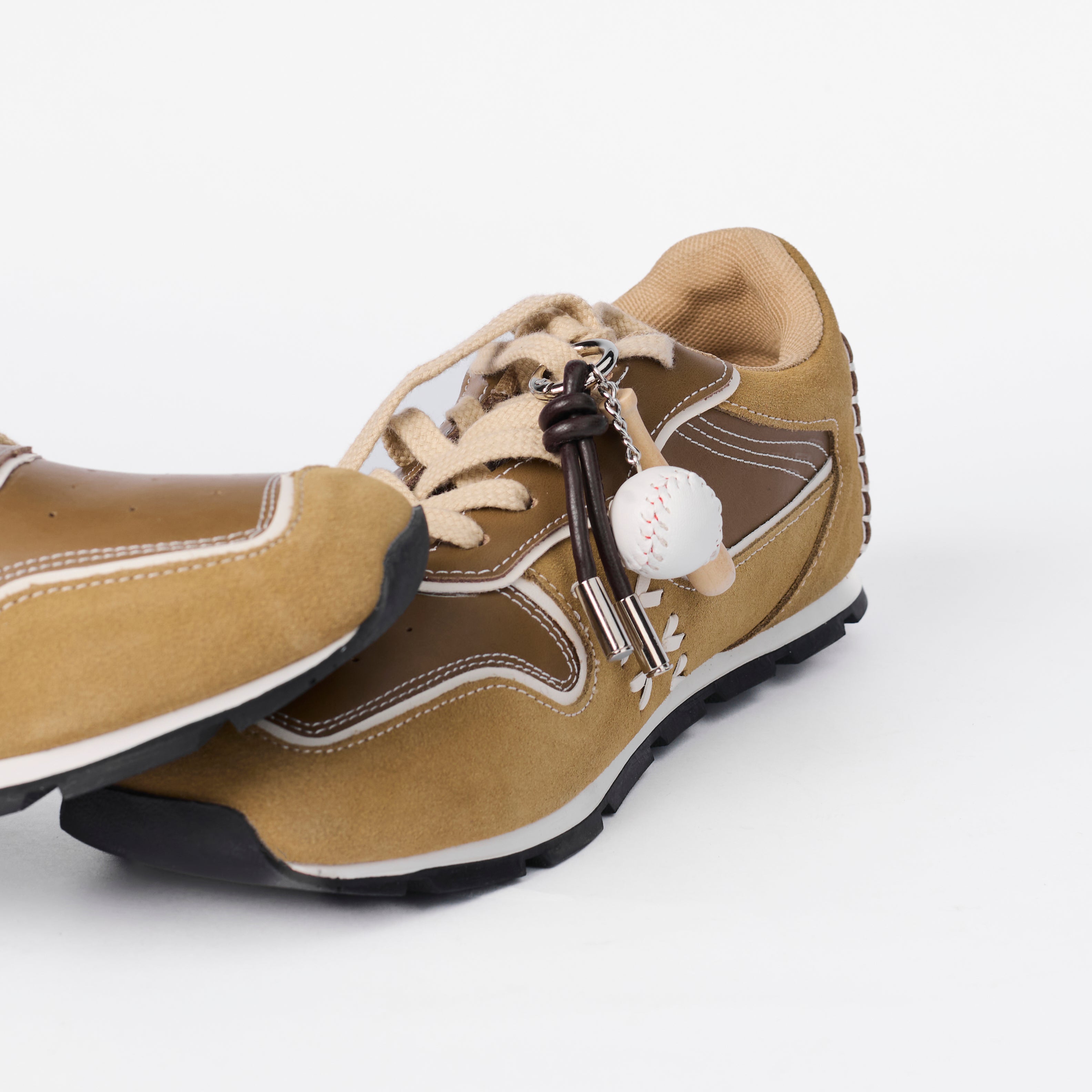 The Dual Stride Men‘s Retro Beige Suede Sneakers