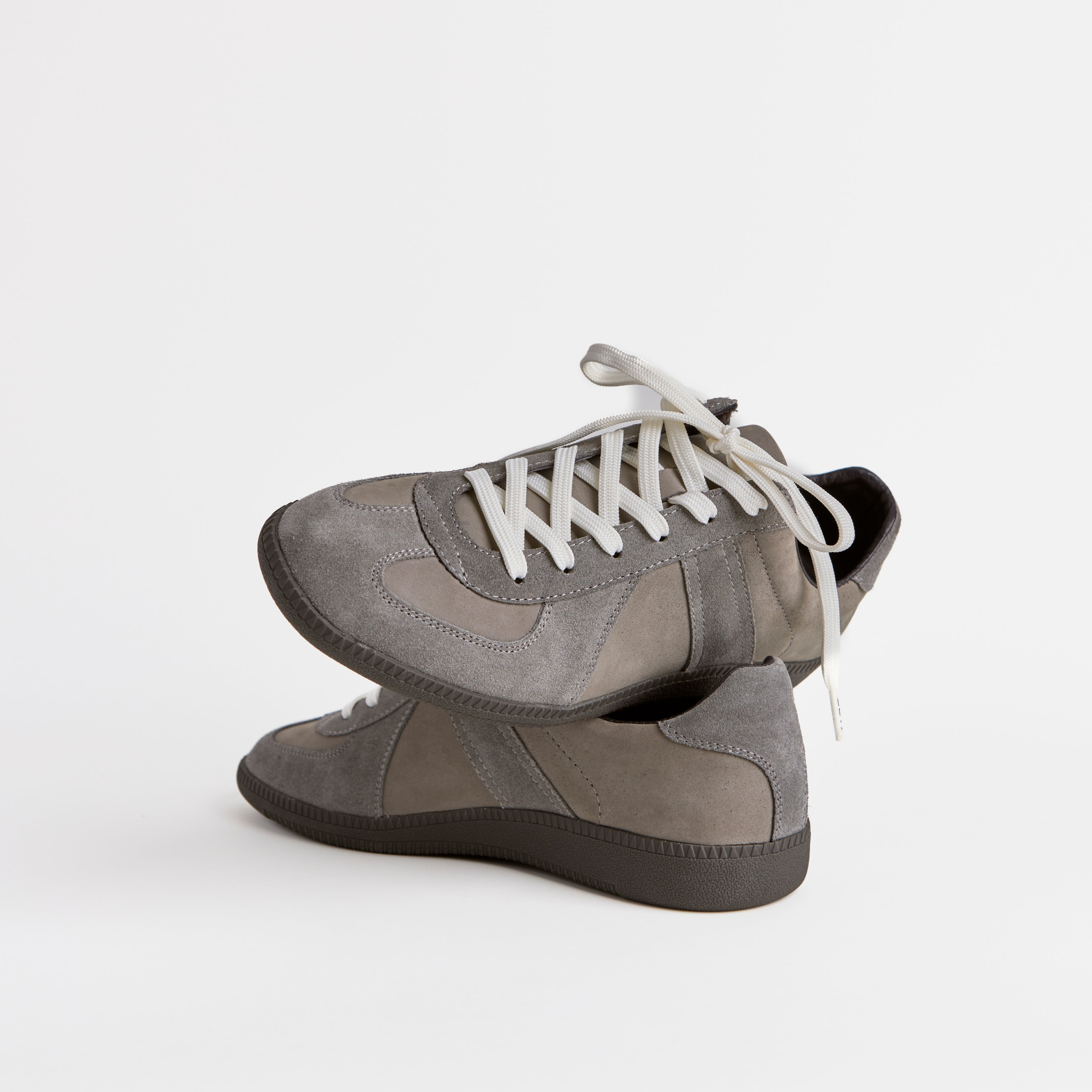 The Dual Stride Men's Classic Tonal Grey Suede Trainer