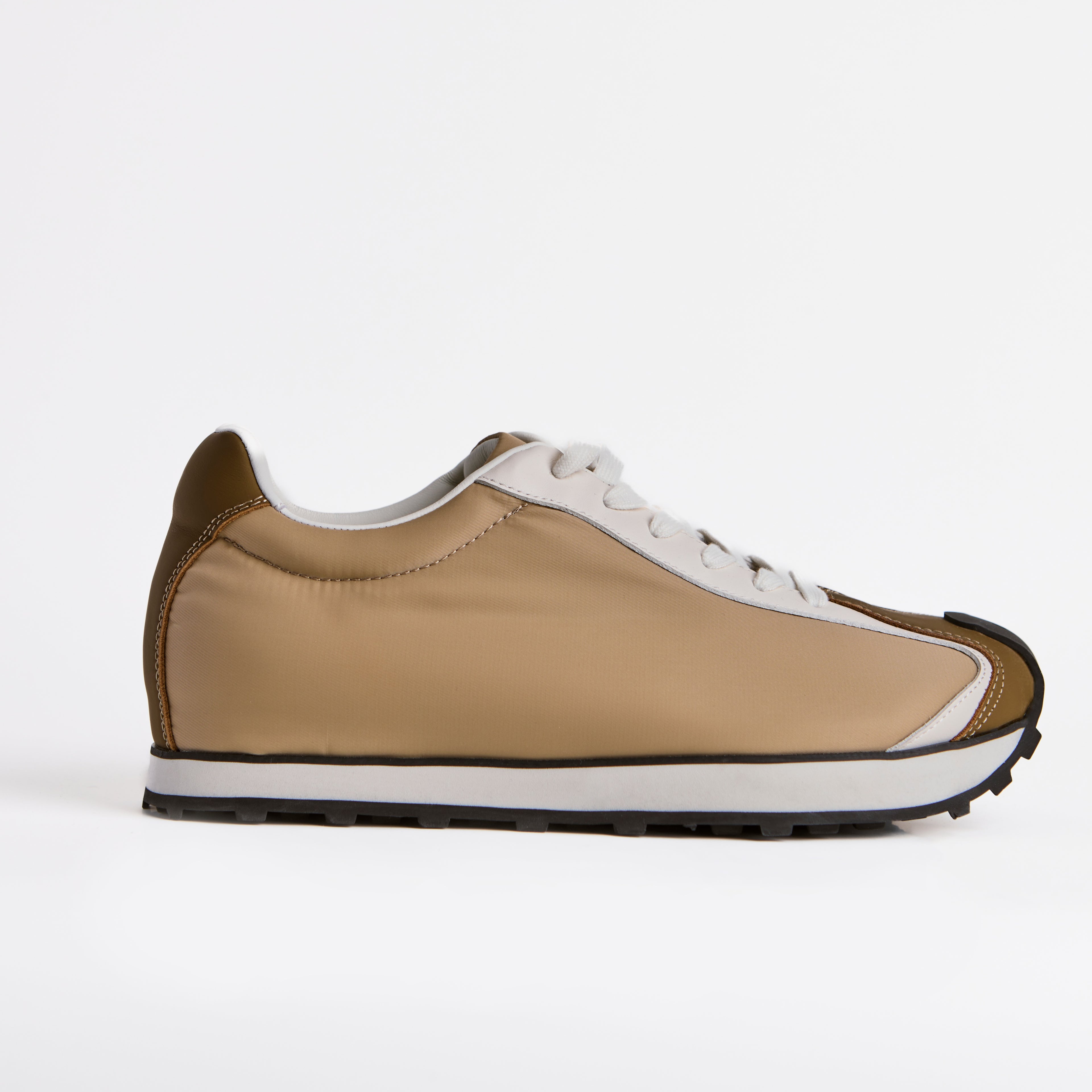 The Dual Stride Men's Beige Nomad Urban Runner