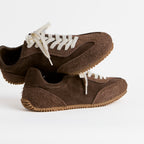 The Dual Stride Men‘s Classic Chocolate Brown Suede Retro Runner