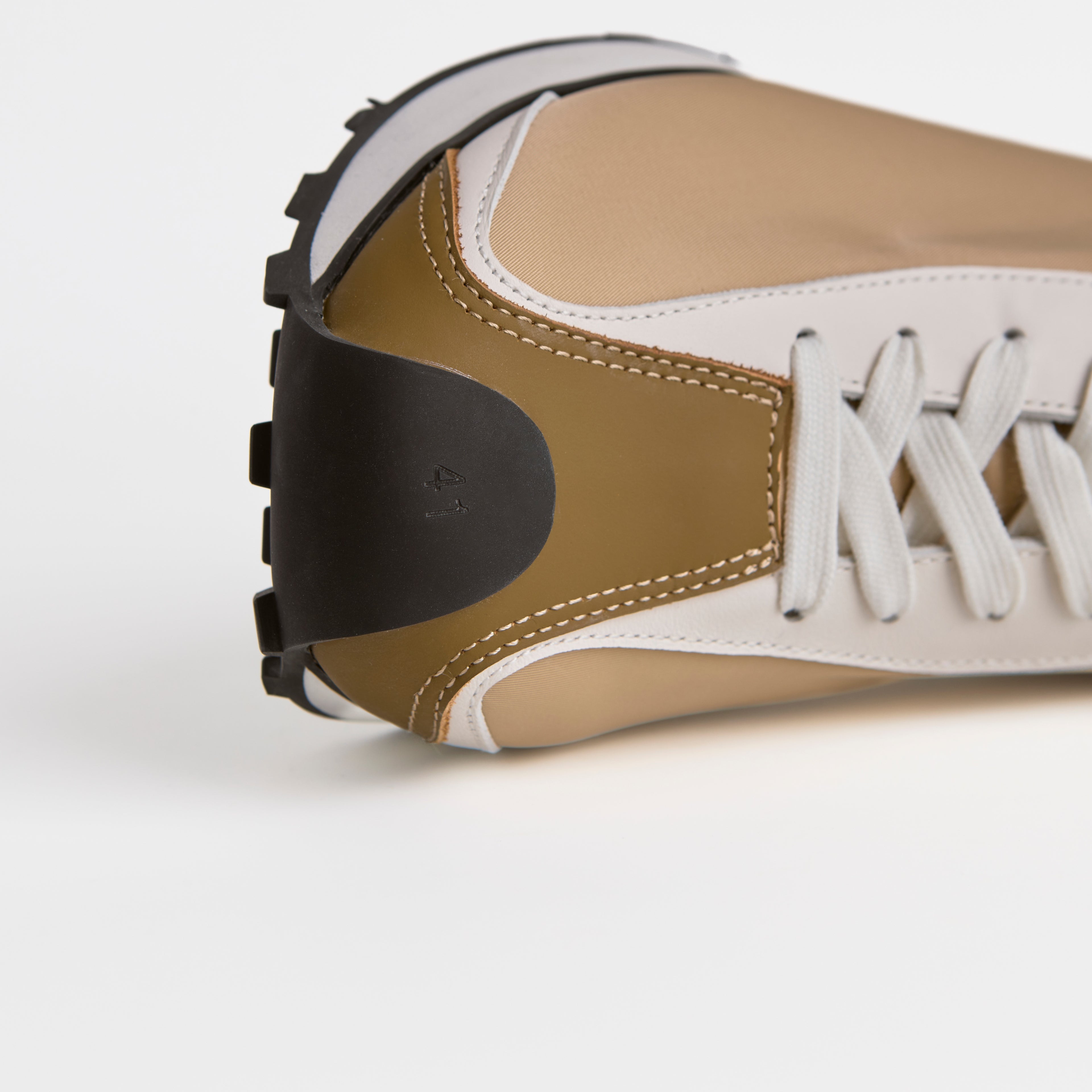The Dual Stride Men's Beige Nomad Urban Runner
