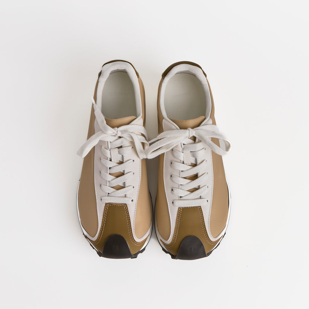 The Dual Stride Men's Beige Nomad Urban Runner