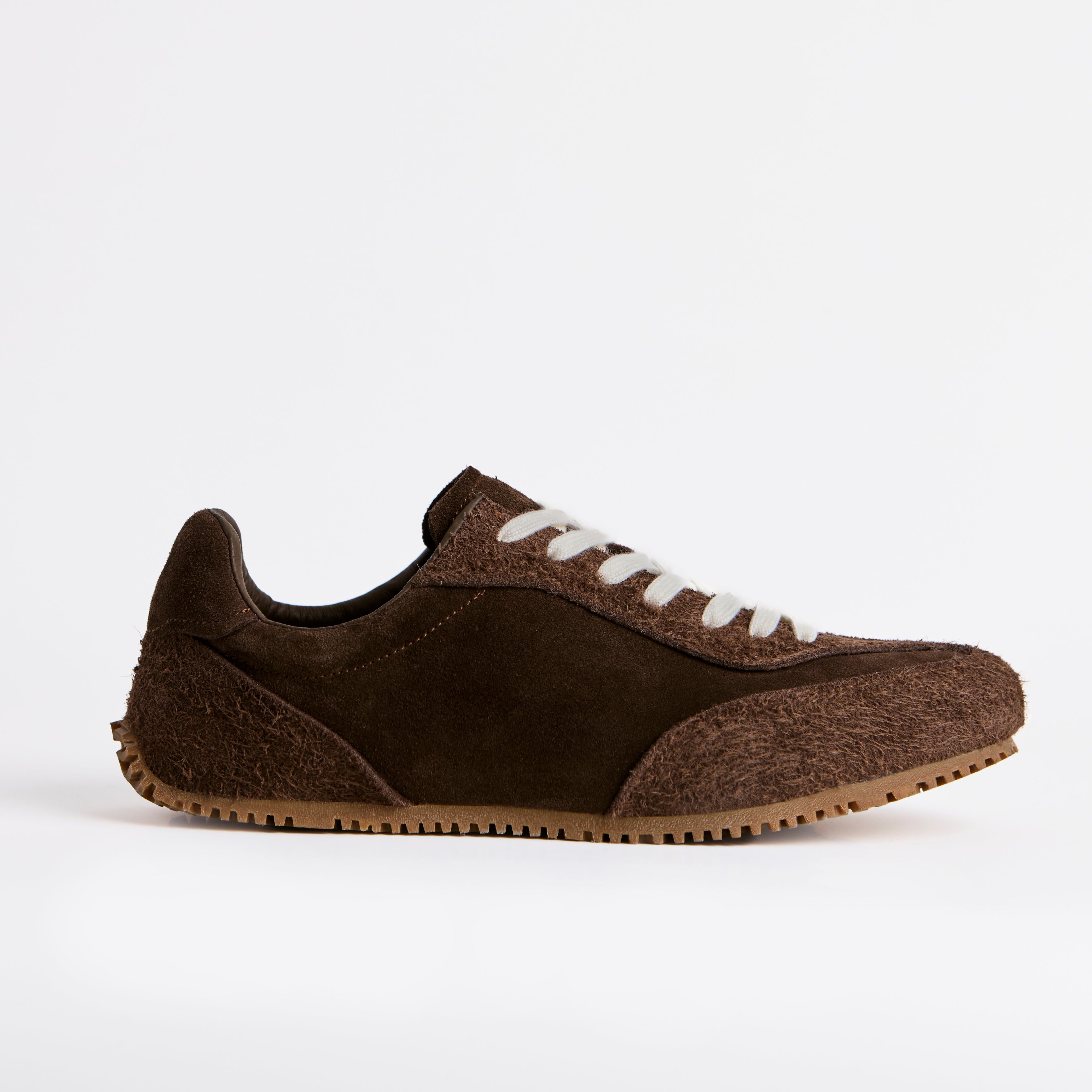 The Dual Stride Men‘s Classic Chocolate Brown Suede Retro Runner