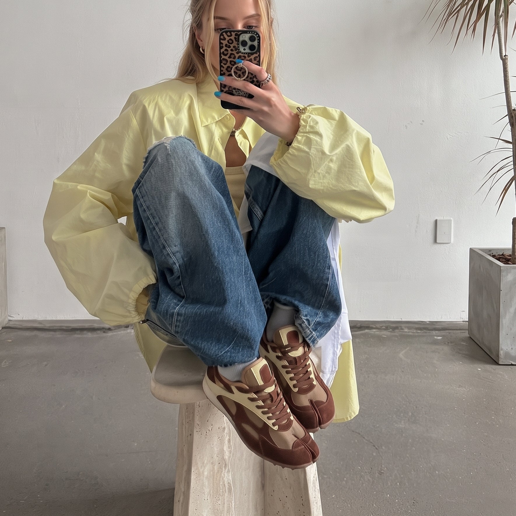 The Dual Stride Brown Split‑Toe Retro Sneakers