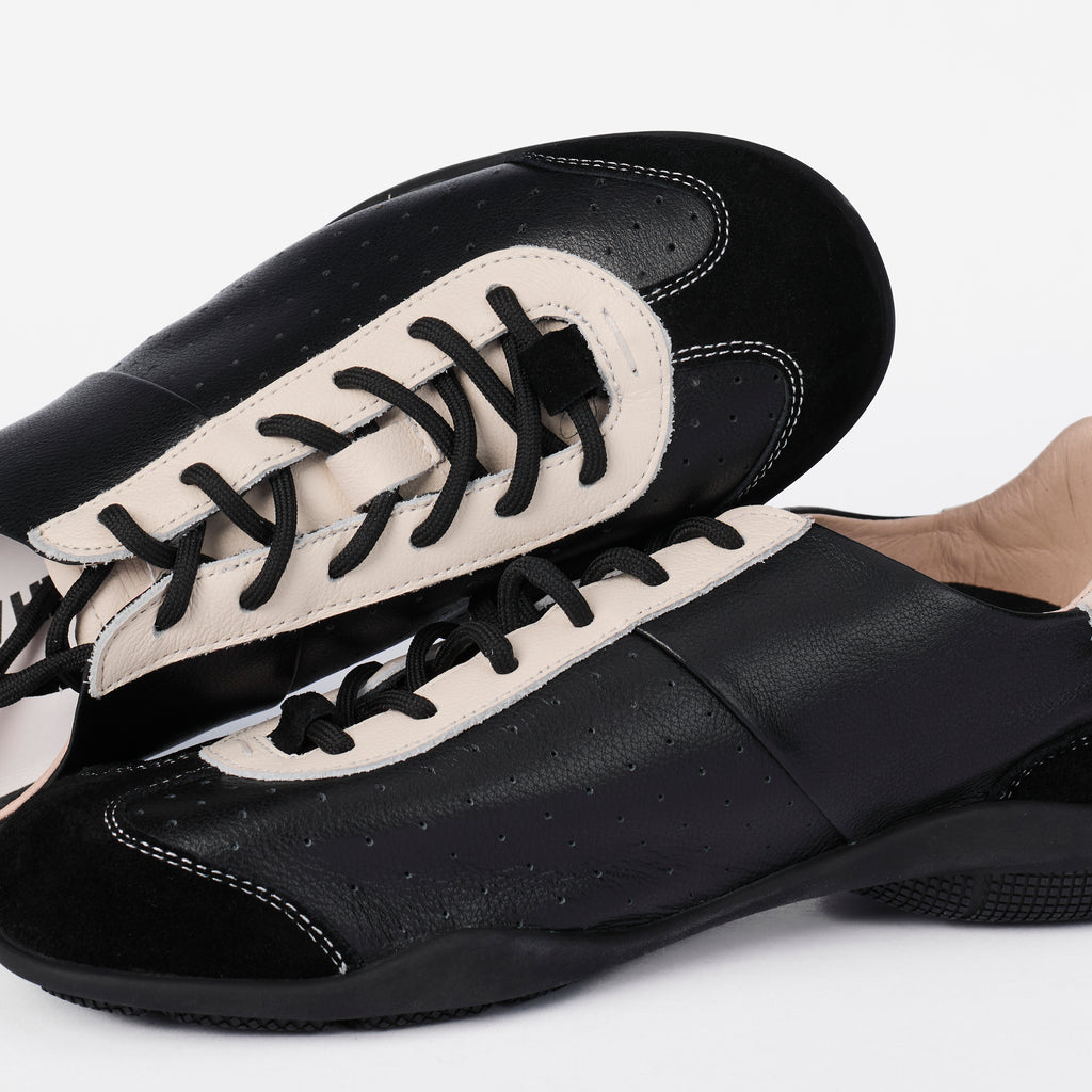 The Dual Stride Women‘s Classic Leather Sneakers