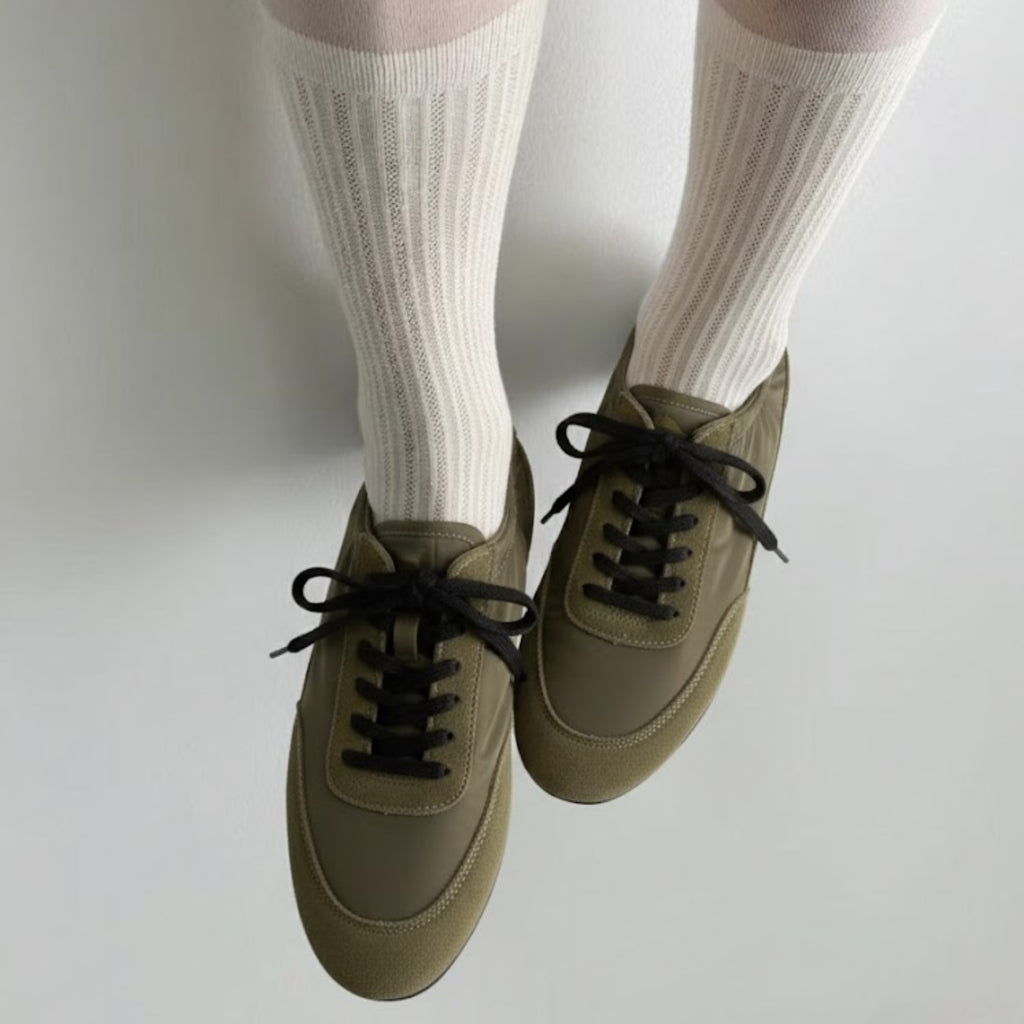 The Dual Stride Women‘s Dark Green Light Flat Sneakers