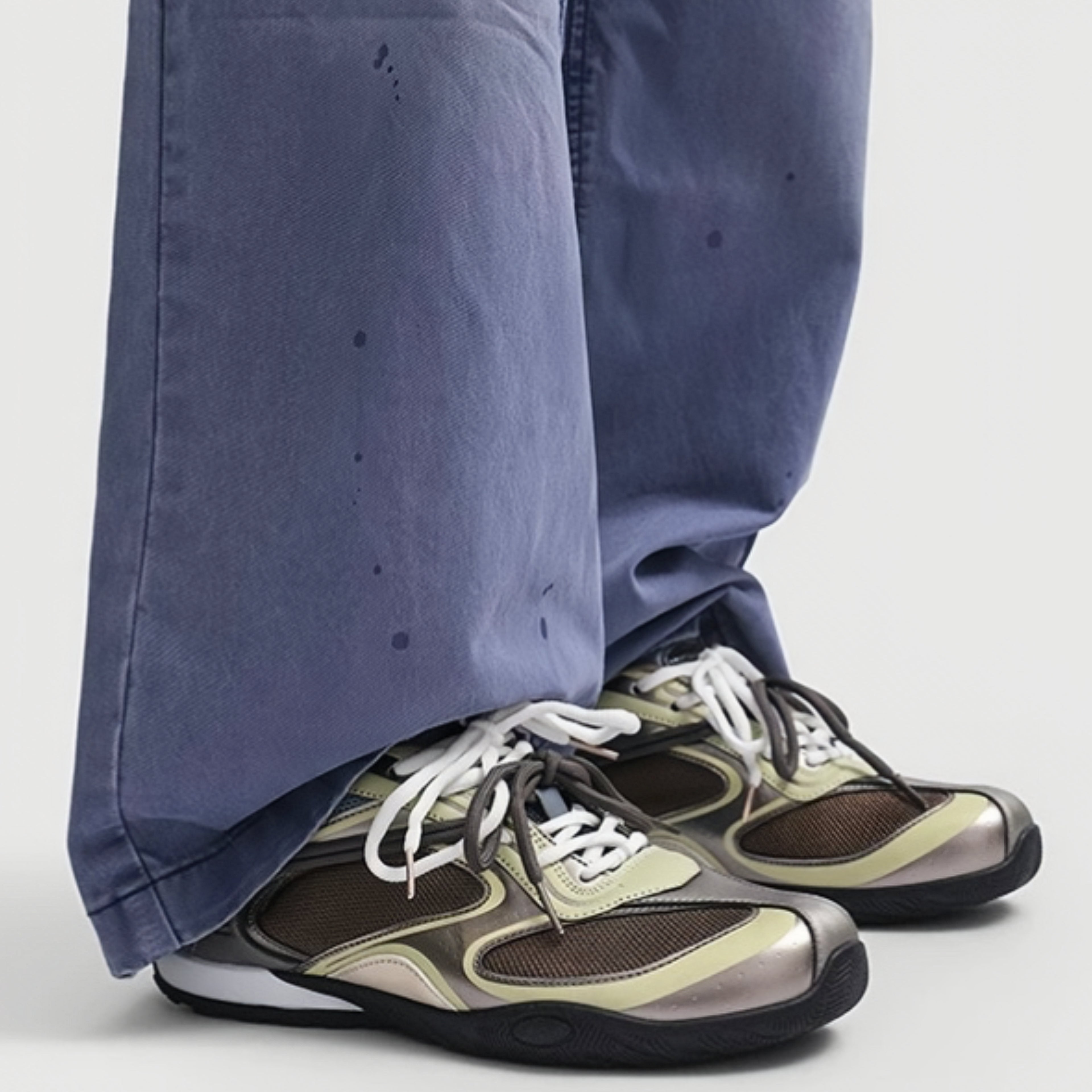 The Dual Stride Men's Nomad Cyber-Mesh Sneaker