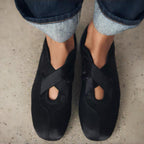 The Dual Stride Women‘s Black Satin Ballet Flats