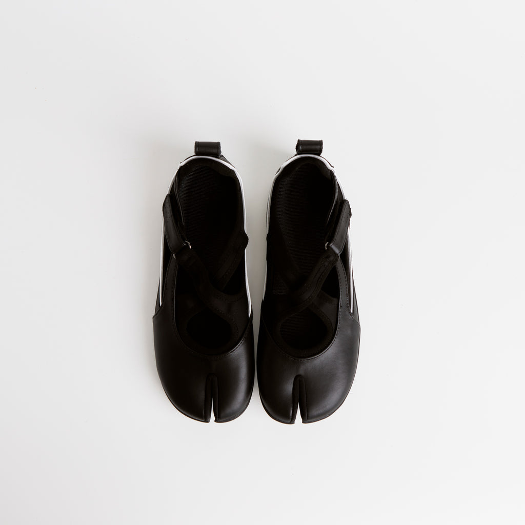 The Dual Stride Black Tabi Mary-Jane Ballet Flat