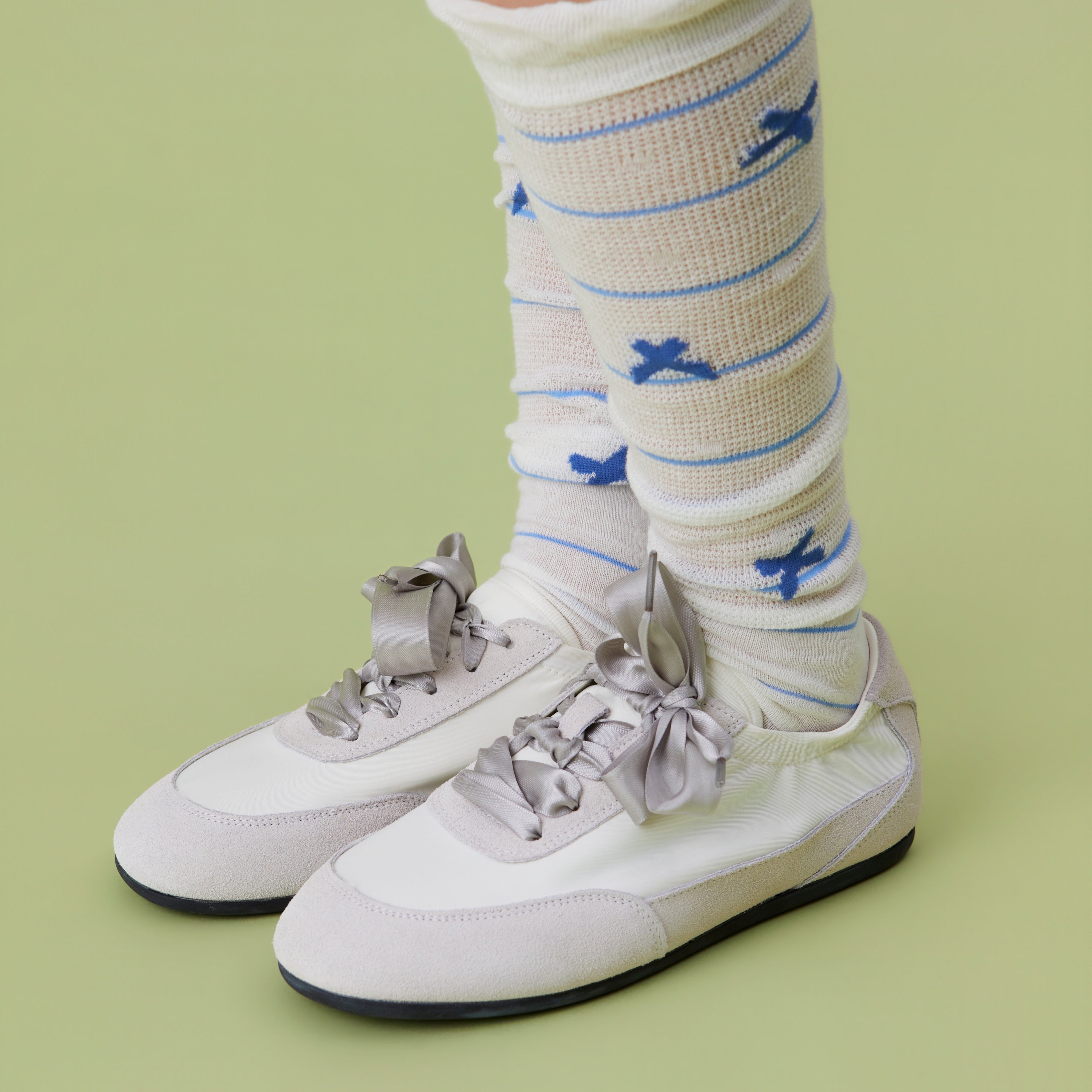 The Dual Stride Women‘s Light White Sneakers