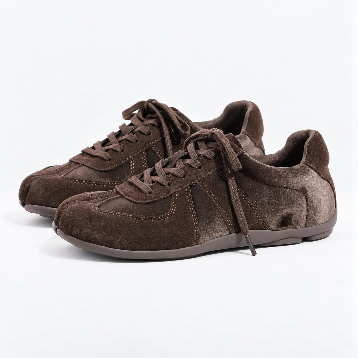 The Dual Stride Split-Toe Velvet & Suede Retro Casual Sneakers