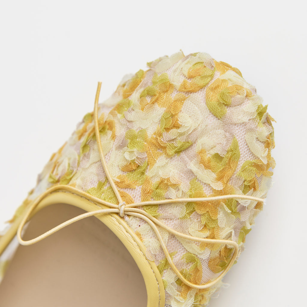 Bailarinas Dual Stride de encaje floral amarillo