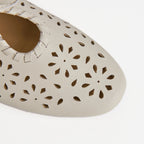 Les ballerines plates lacées ajourées blanches Dual Stride
