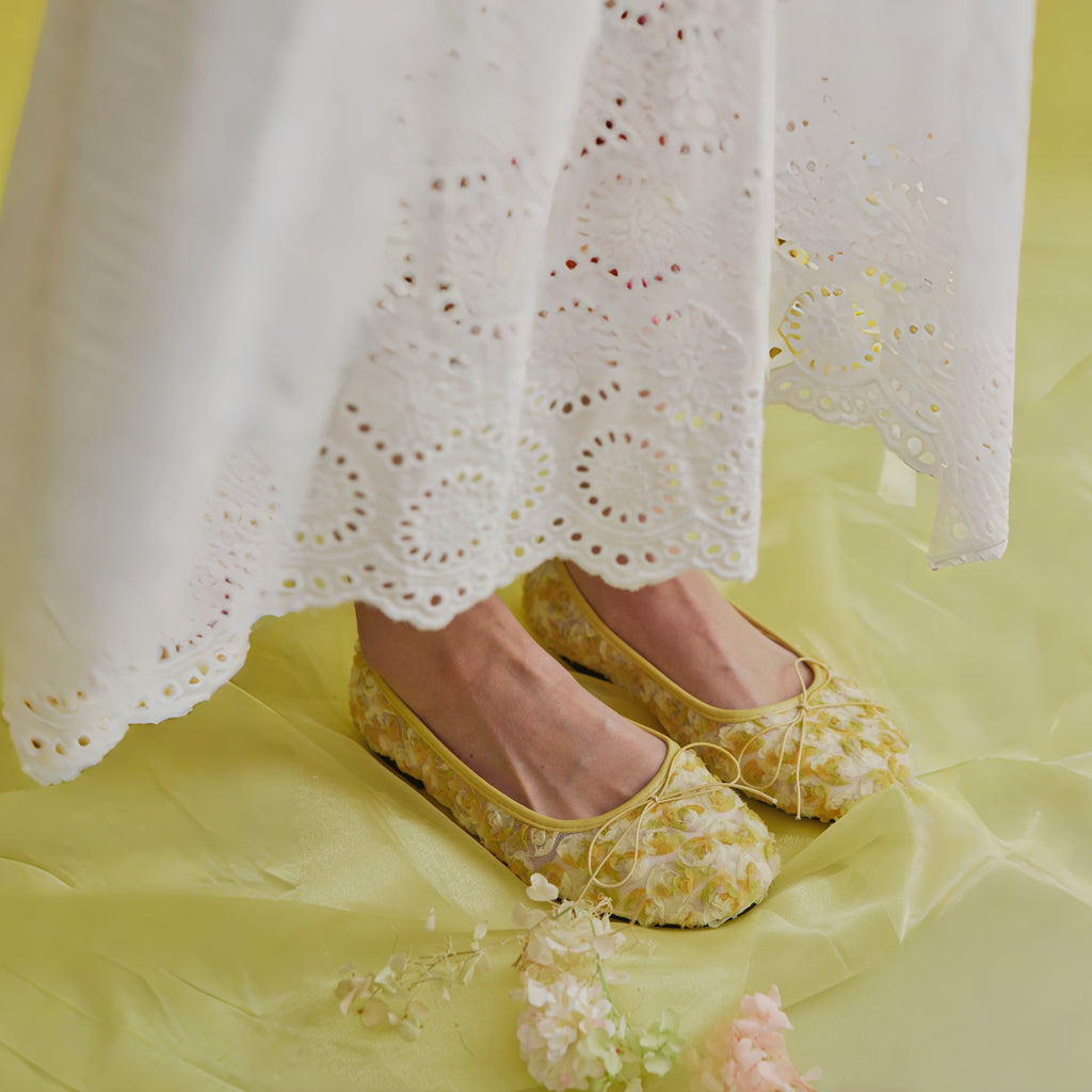 Bailarinas Dual Stride de encaje floral amarillo