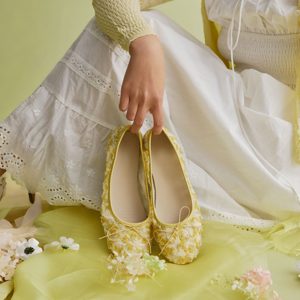 Bailarinas Dual Stride de encaje floral amarillo