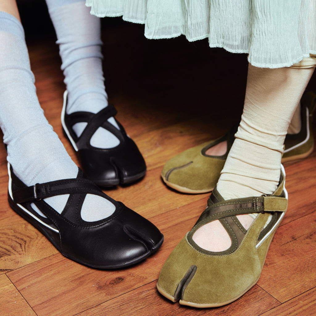 The Dual Stride Black Tabi Mary-Jane Ballet Flat