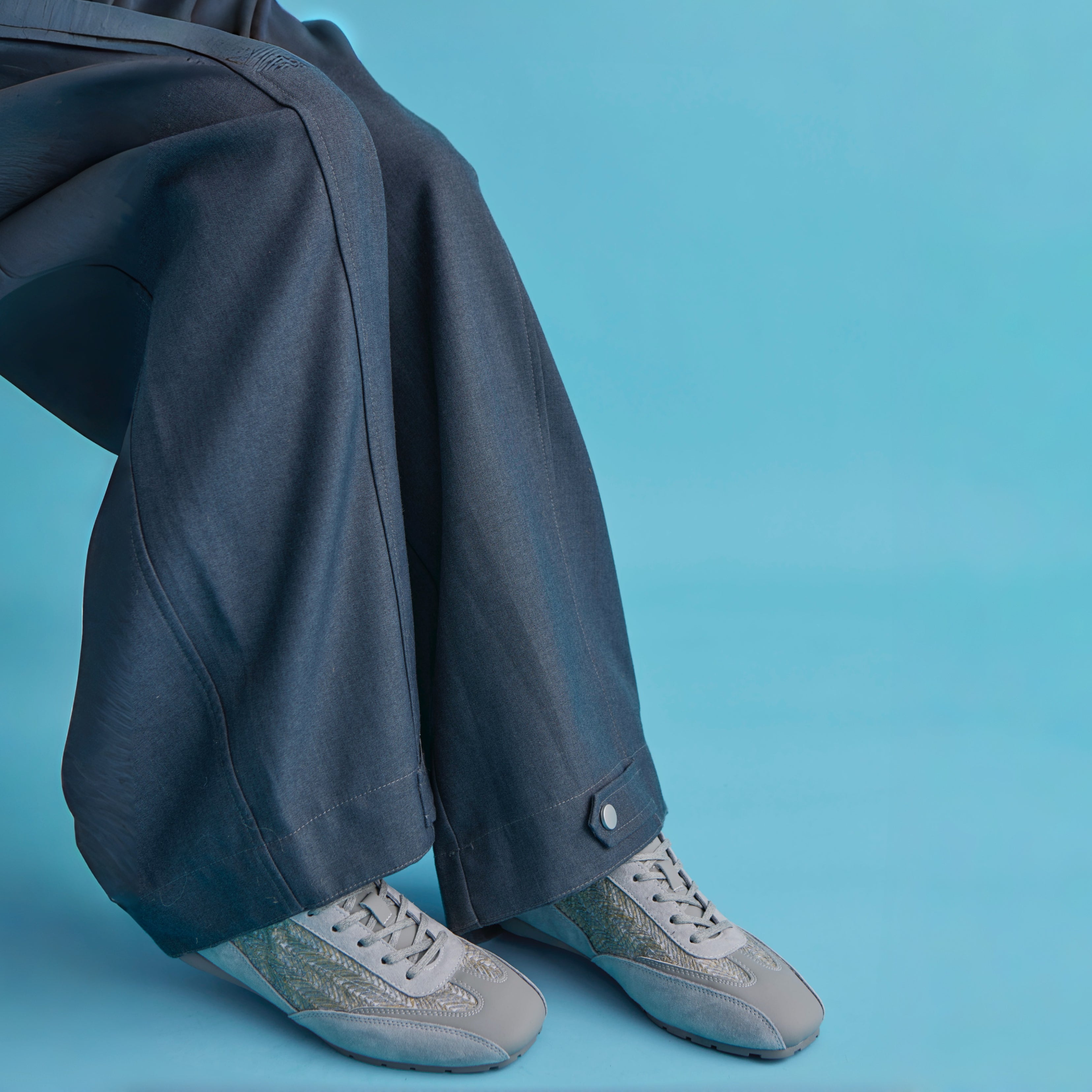The Dual Stride Gray Woven Pattern Multi-Textured Leisure Trainers