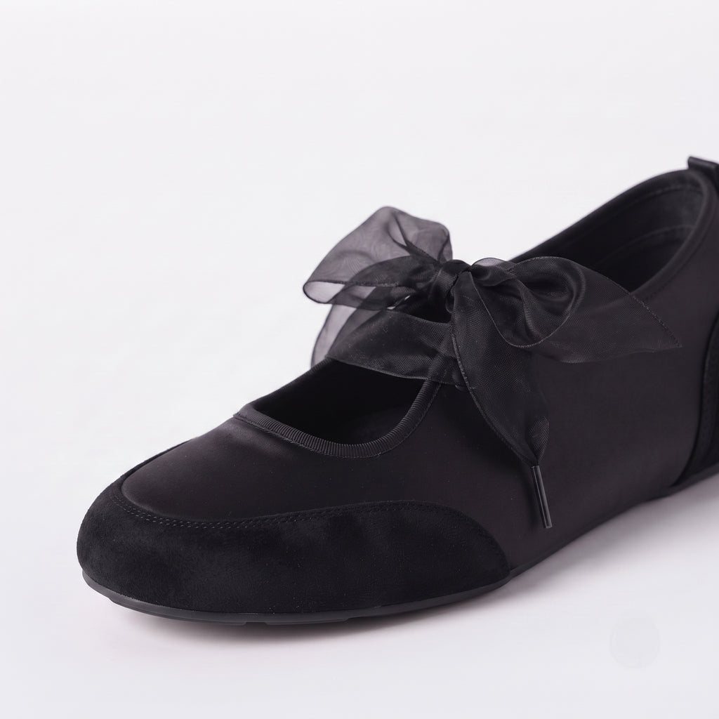 The Dual Stride Women's Black Lace-up Mary Jane Flats