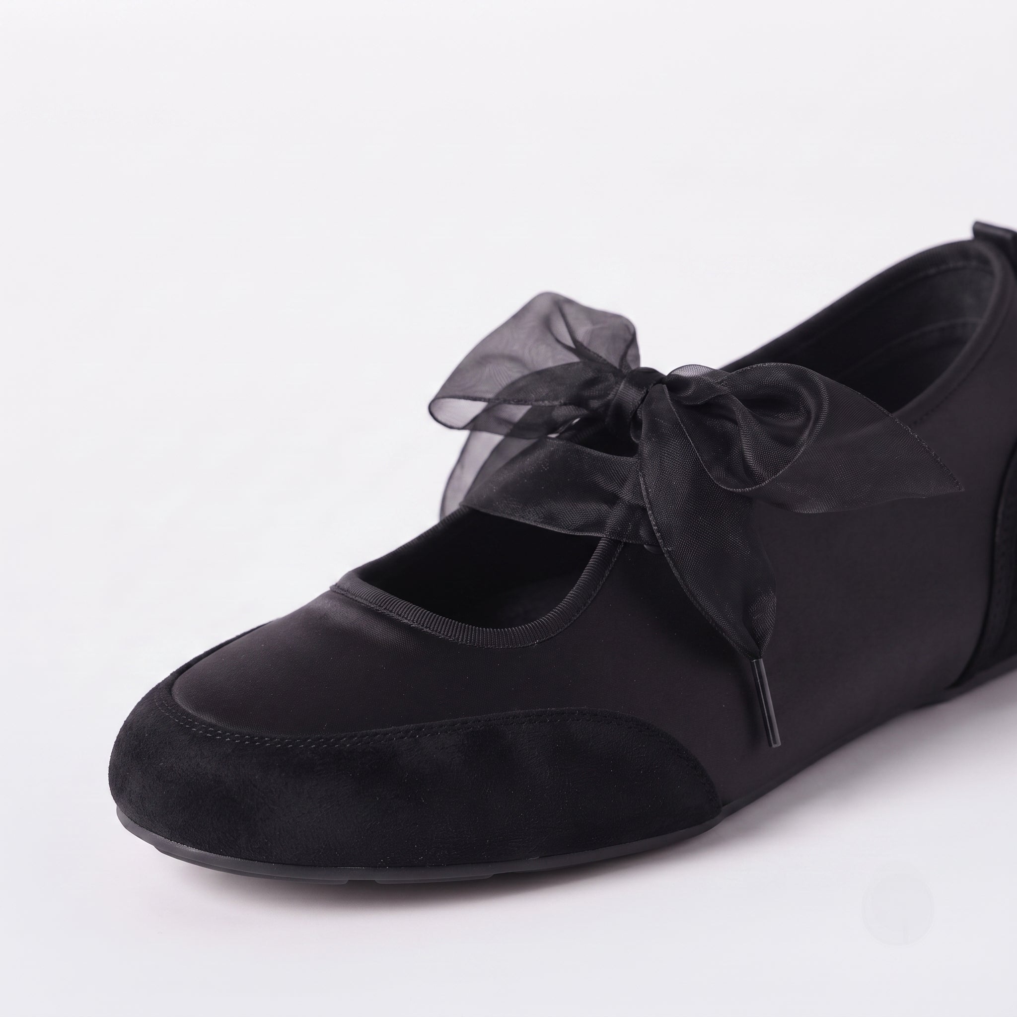 The Dual Stride Women's Black Lace-up Mary Jane Flats