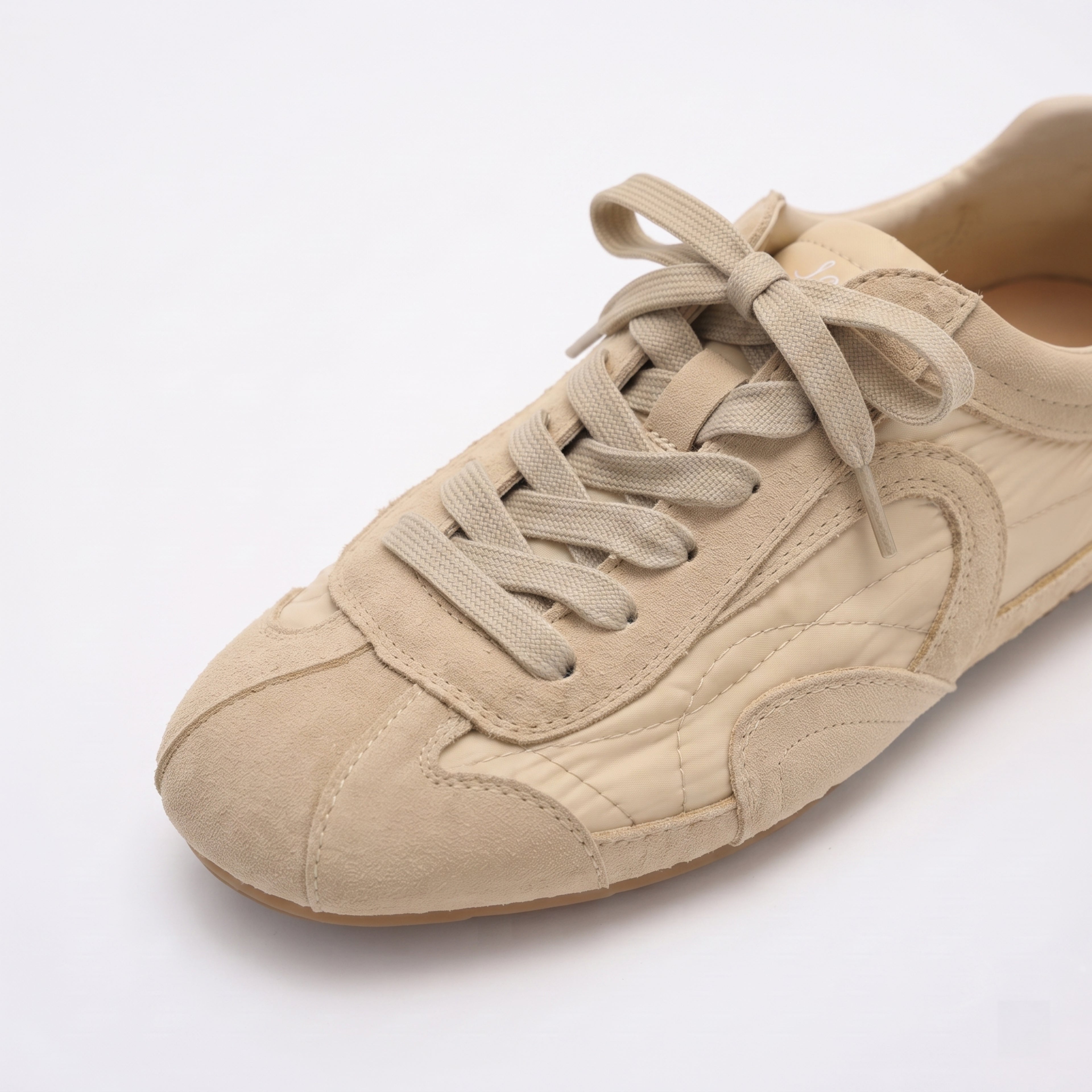 The Dual Stride Women's Retro Beige  Trainer