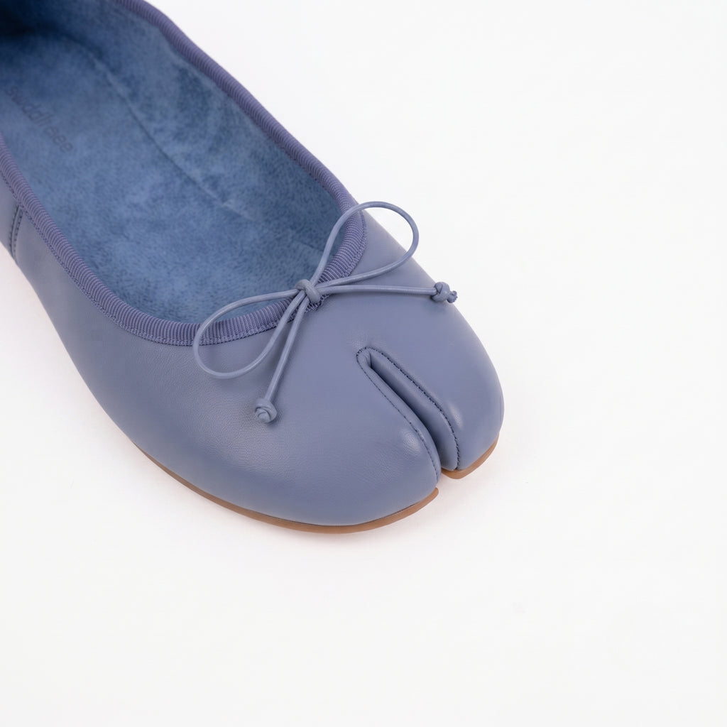 The Dual Stride Women Blue Tabi Flats