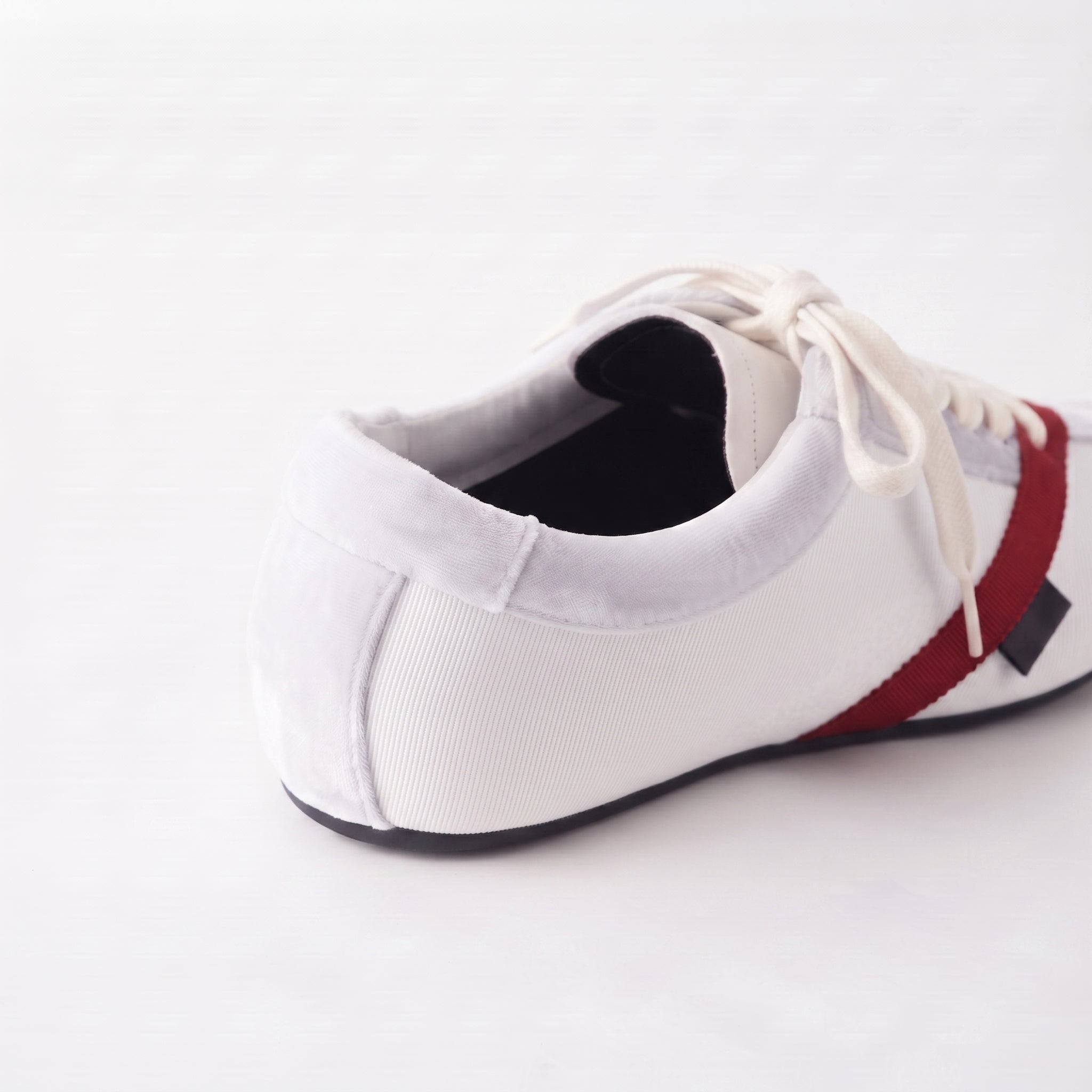 The Dual Stride White Velvet Spliced Retro Sneakers