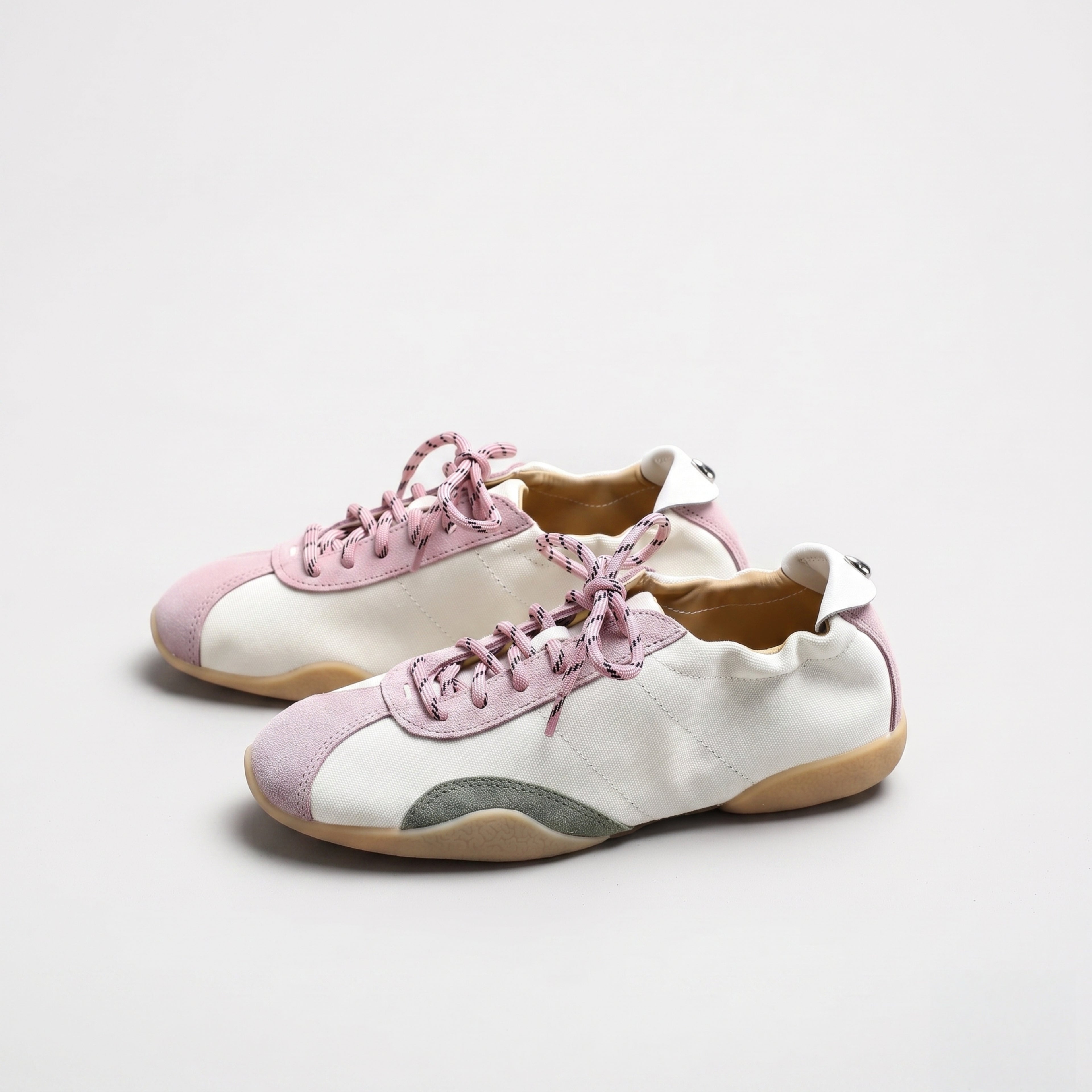 The Dual Stride White Casual Retro Low-Top Sneakers