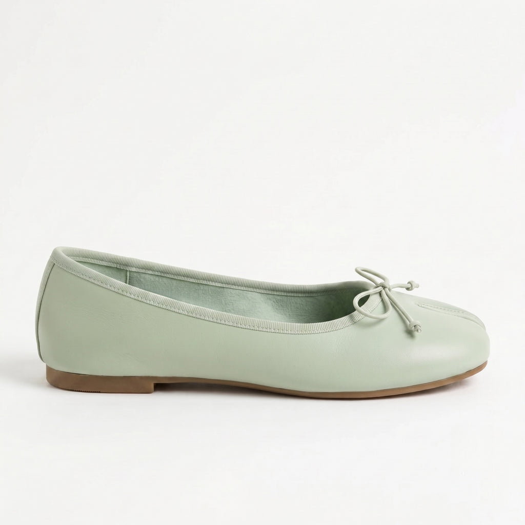 The Dual Stride Women Green Tabi Flats