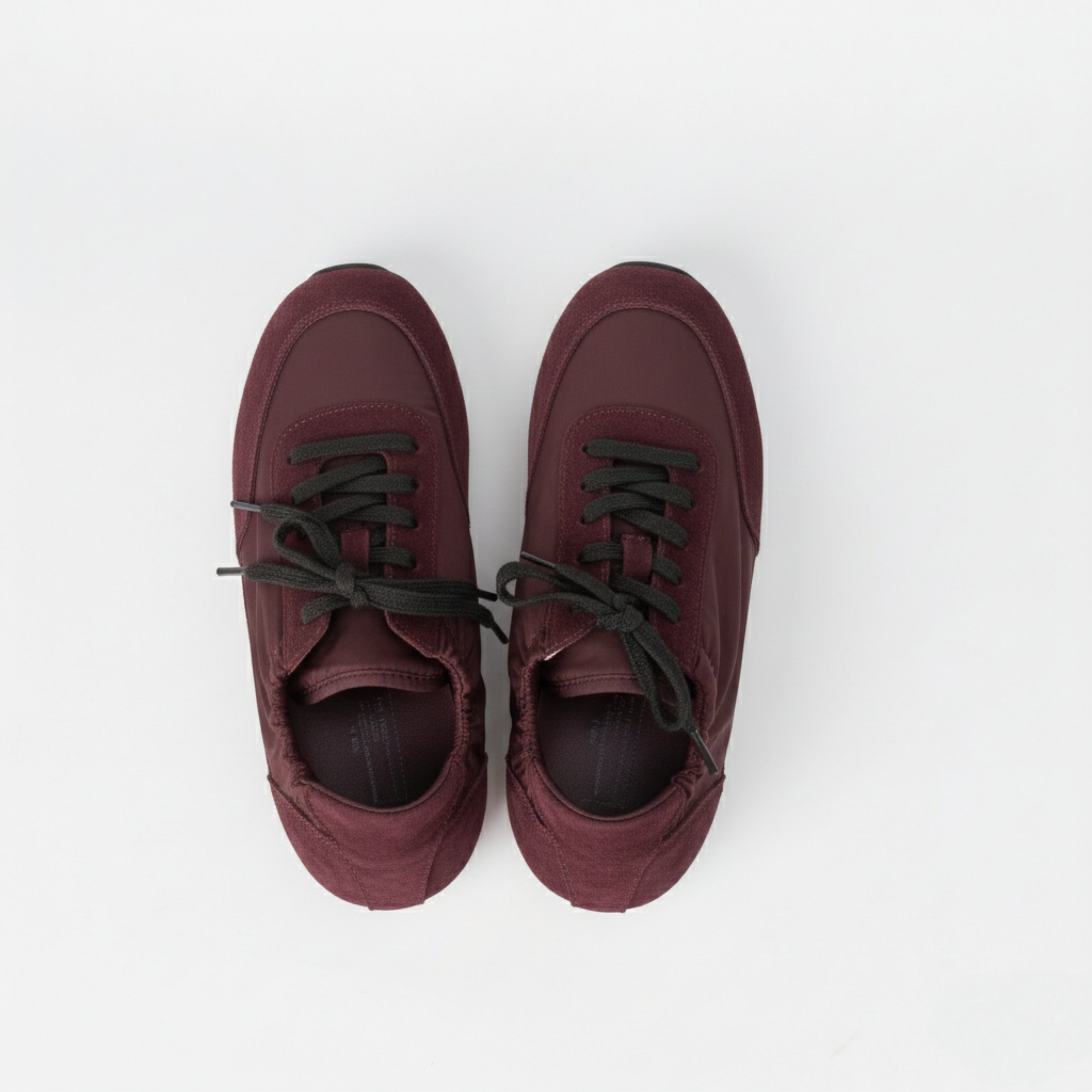 The Dual Stride Women‘s Red Light Flat Sneakers