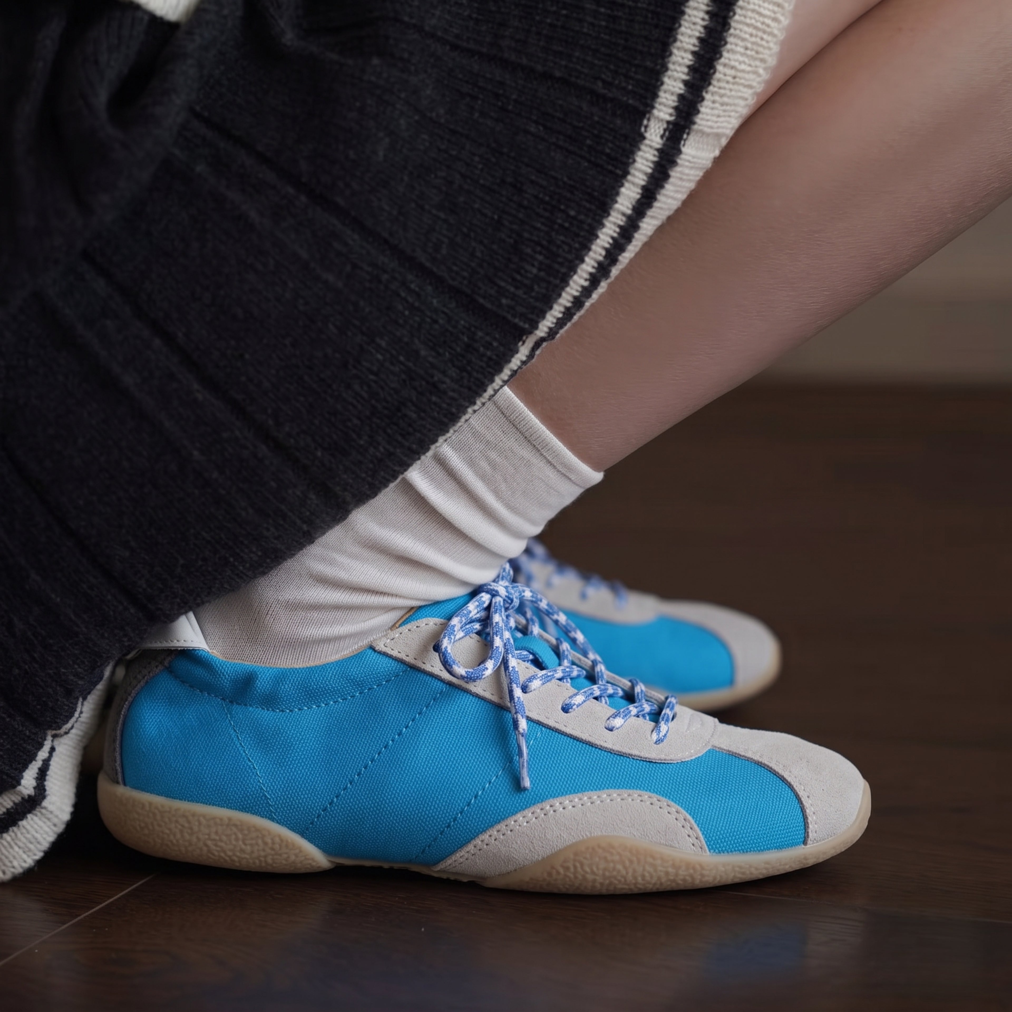 The Dual Stride Blue Casual Retro Low-Top Sneakers