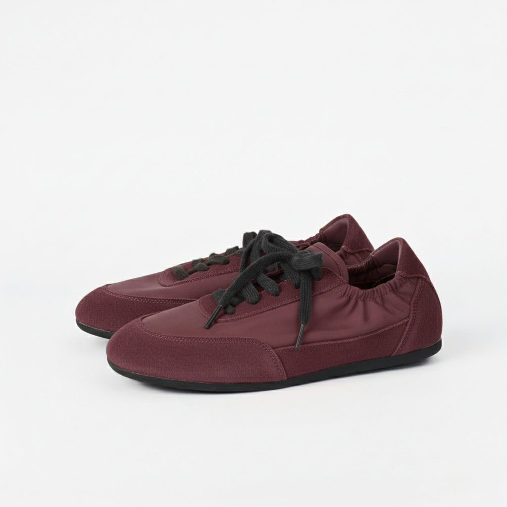 The Dual Stride Women‘s Red Light Flat Sneakers