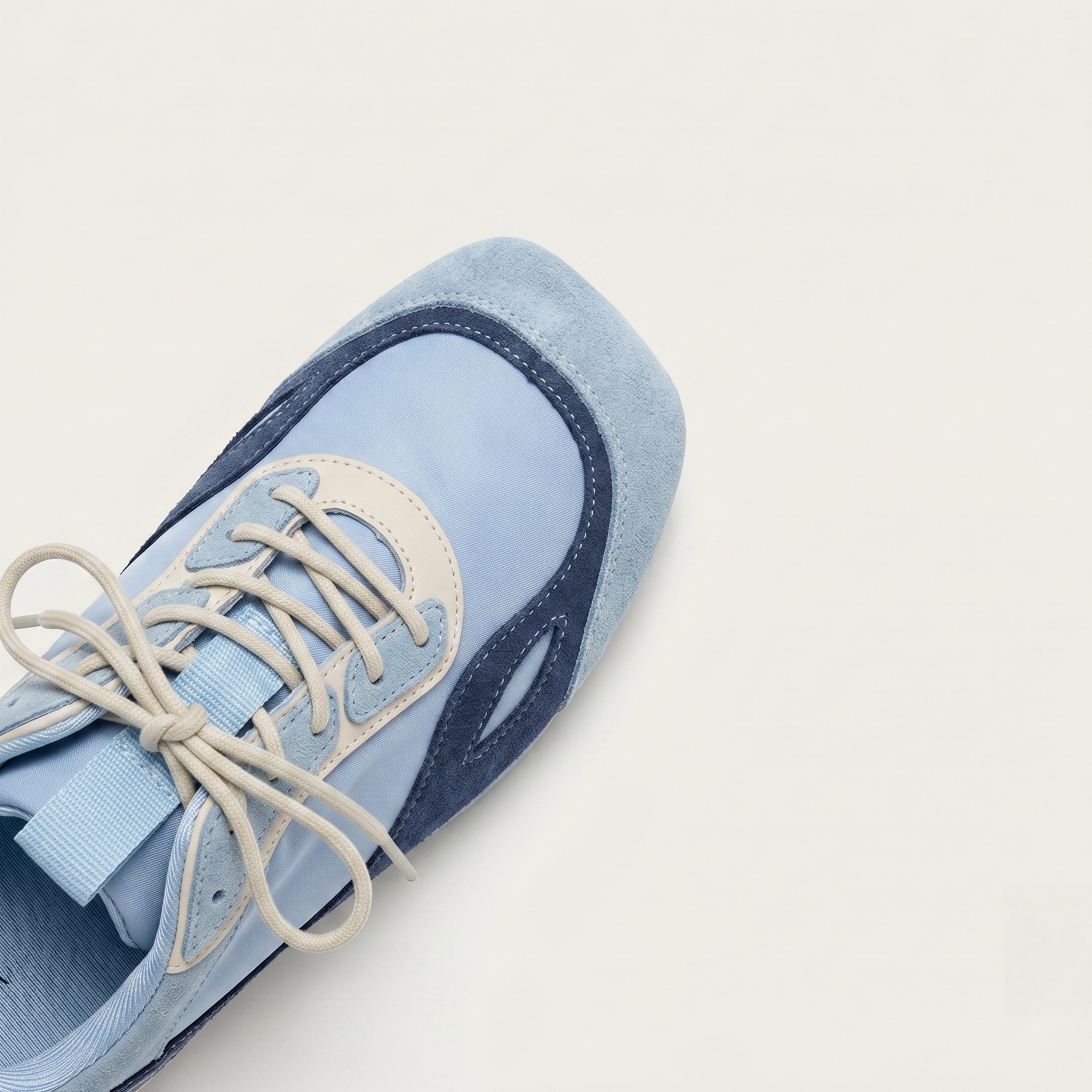 The Dual Stride Blue Square-Toe Minimalist Retro Trainer
