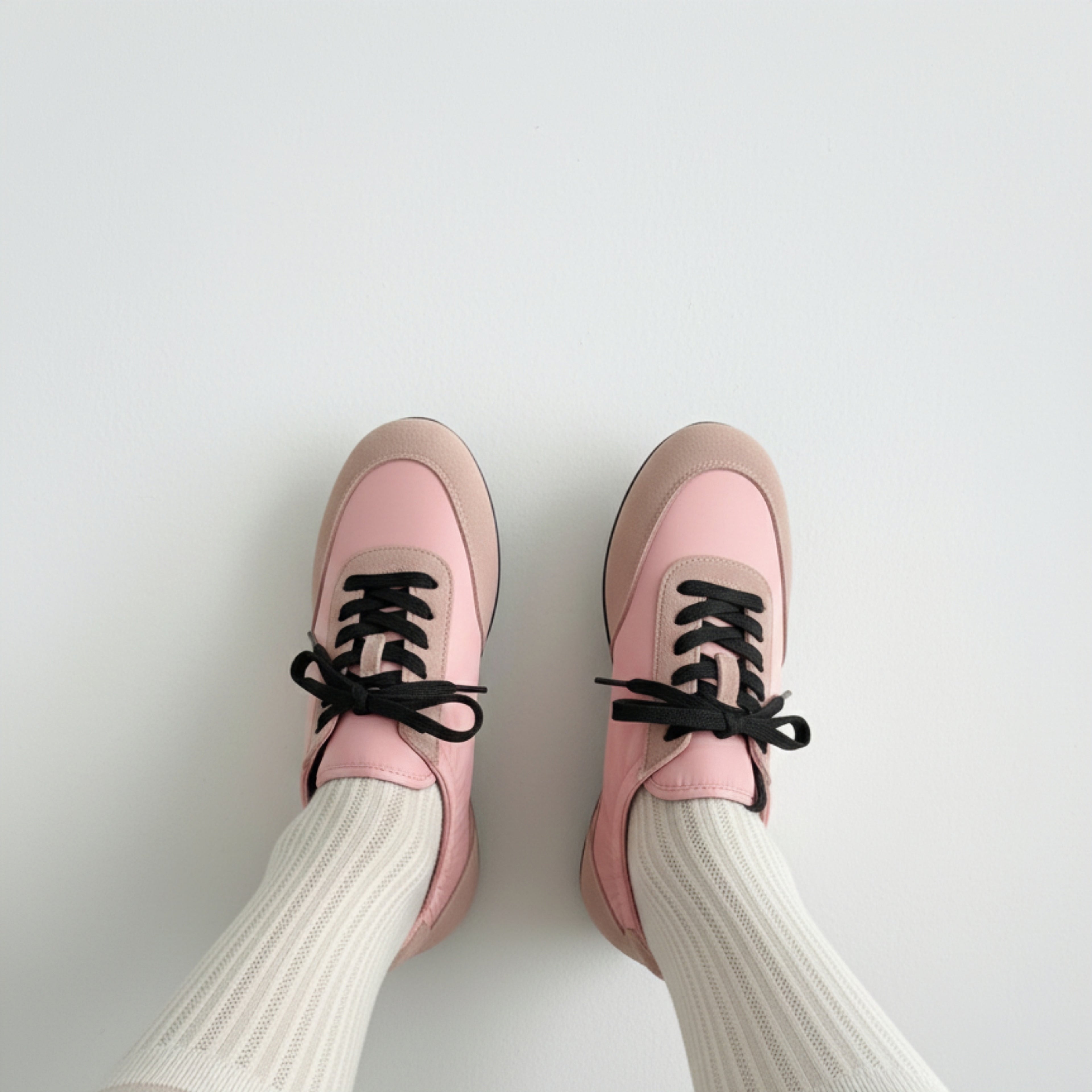 The Dual Stride Women‘s Pink Light Flat Sneakers