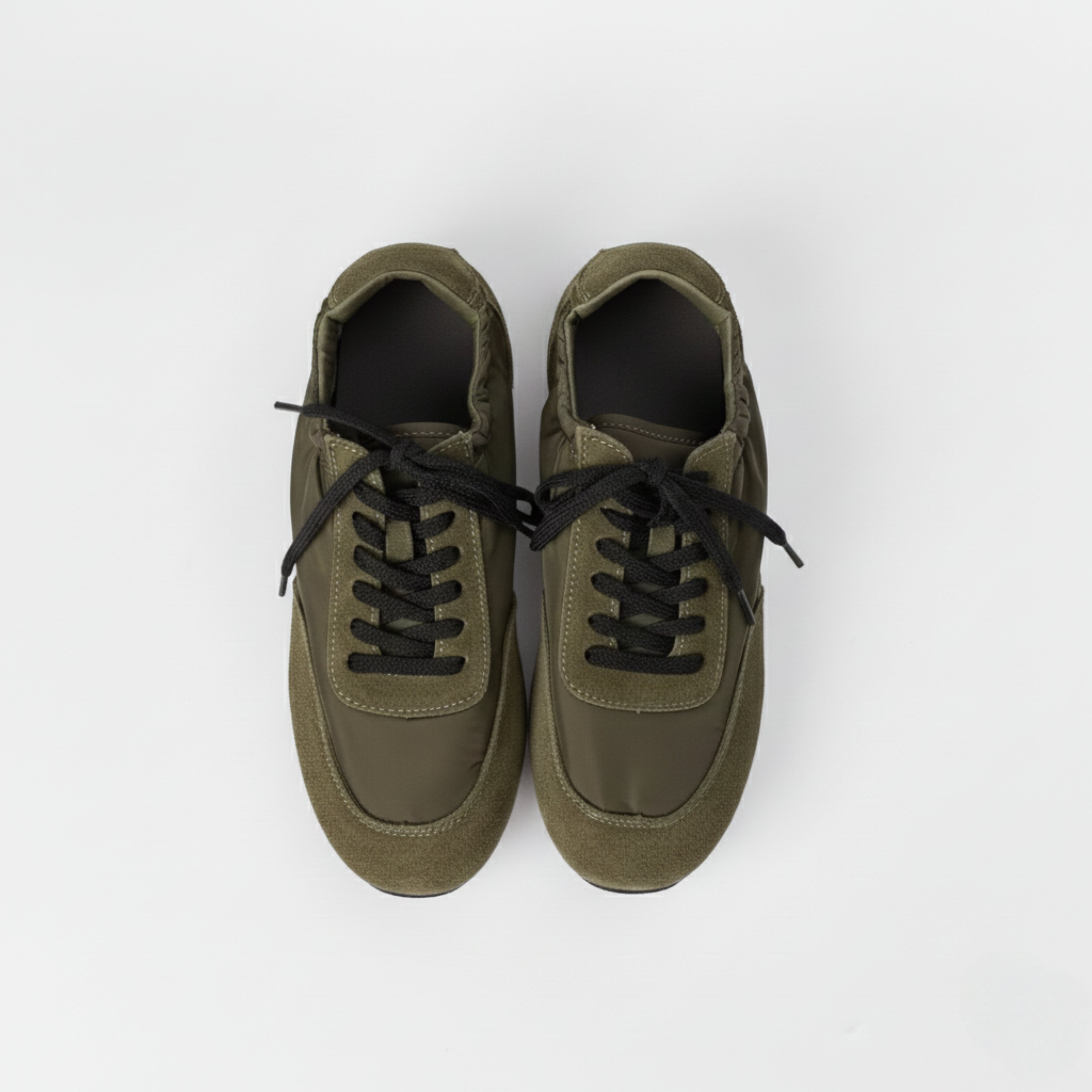 The Dual Stride Women‘s Dark Green Light Flat Sneakers