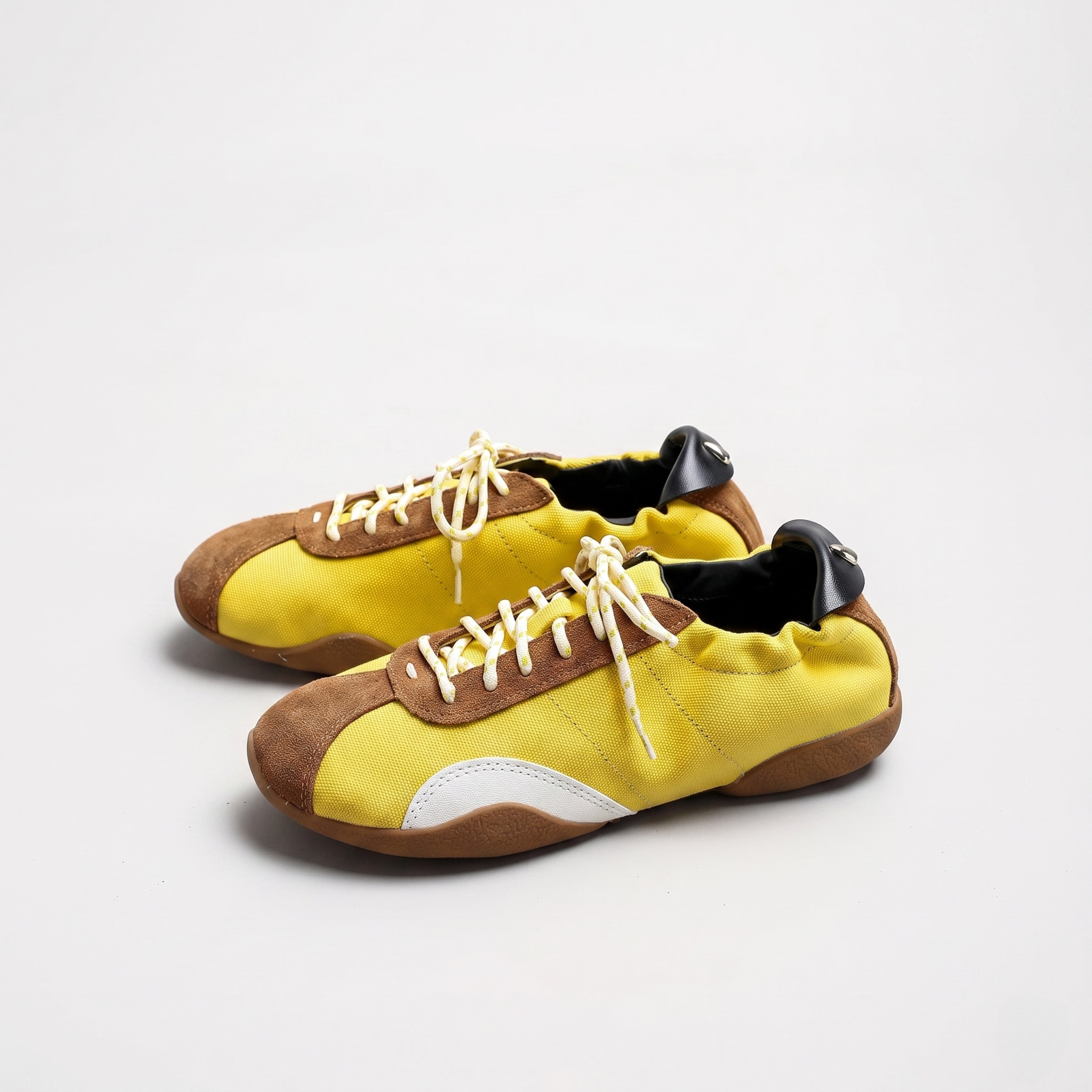The Dual Stride Yellow Casual Retro Low-Top Sneakers