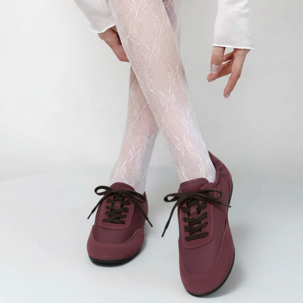 The Dual Stride Women‘s Red Light Flat Sneakers