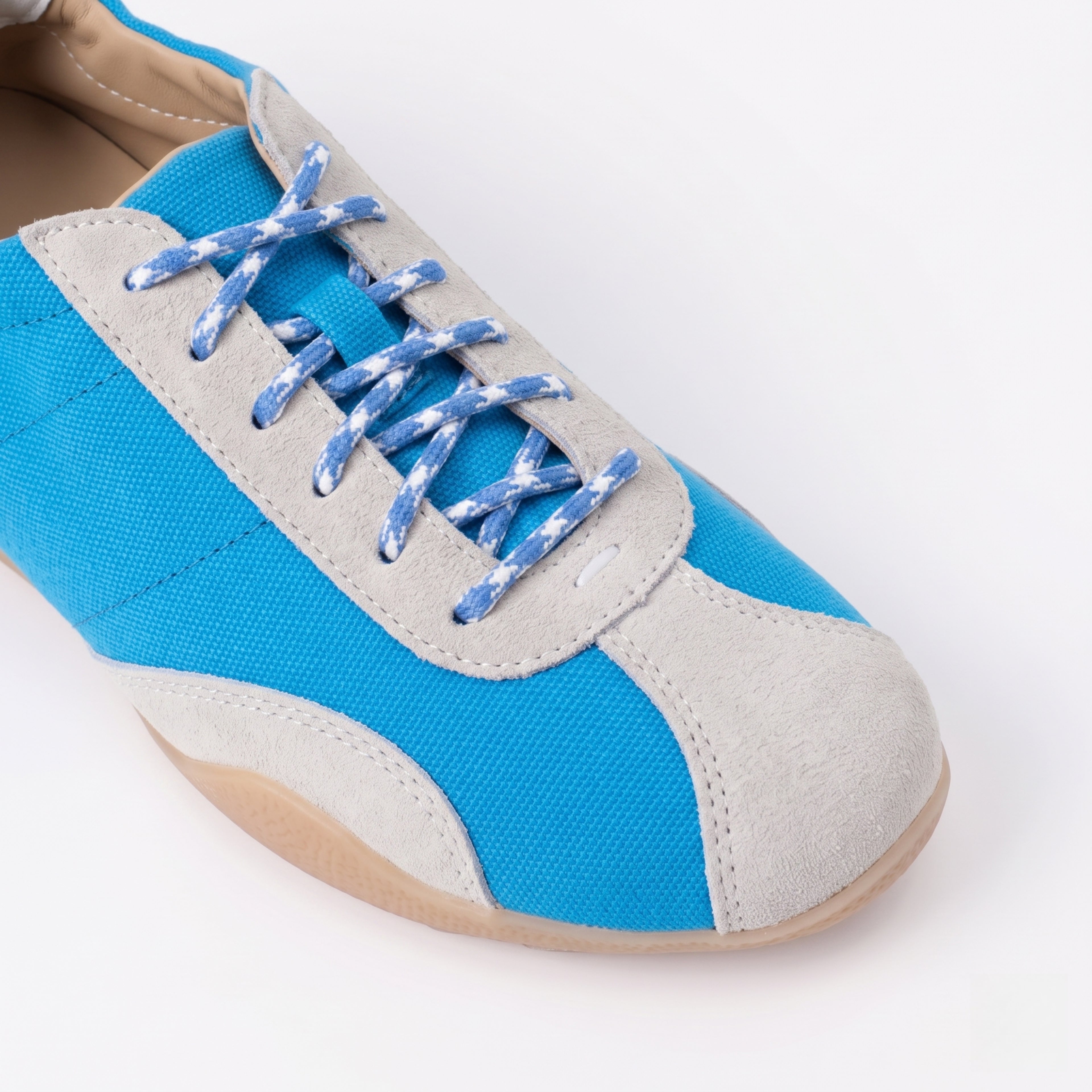 The Dual Stride Blue Casual Retro Low-Top Sneakers