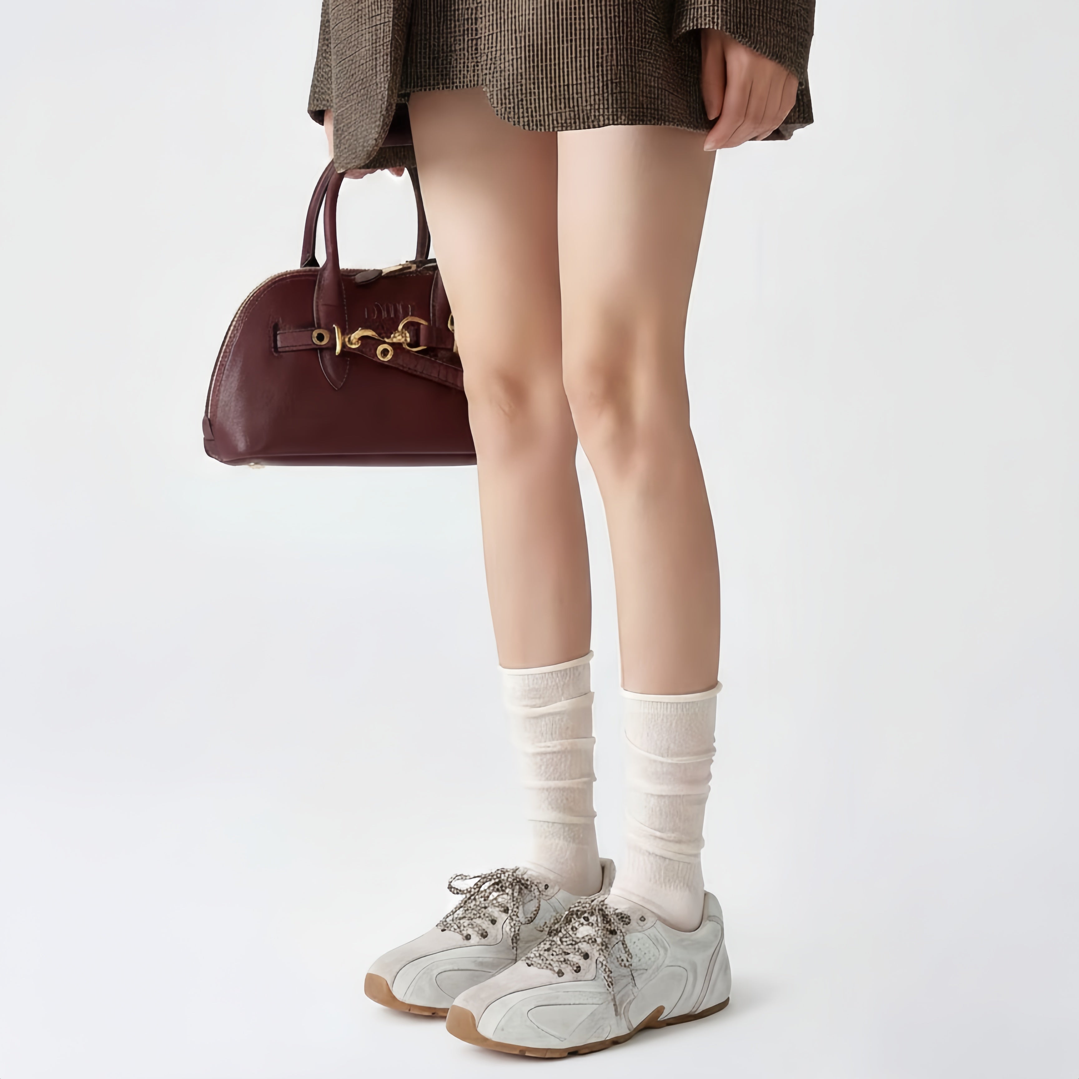 The Dual Stride Women‘s Distressed Leather Athletic Trainers