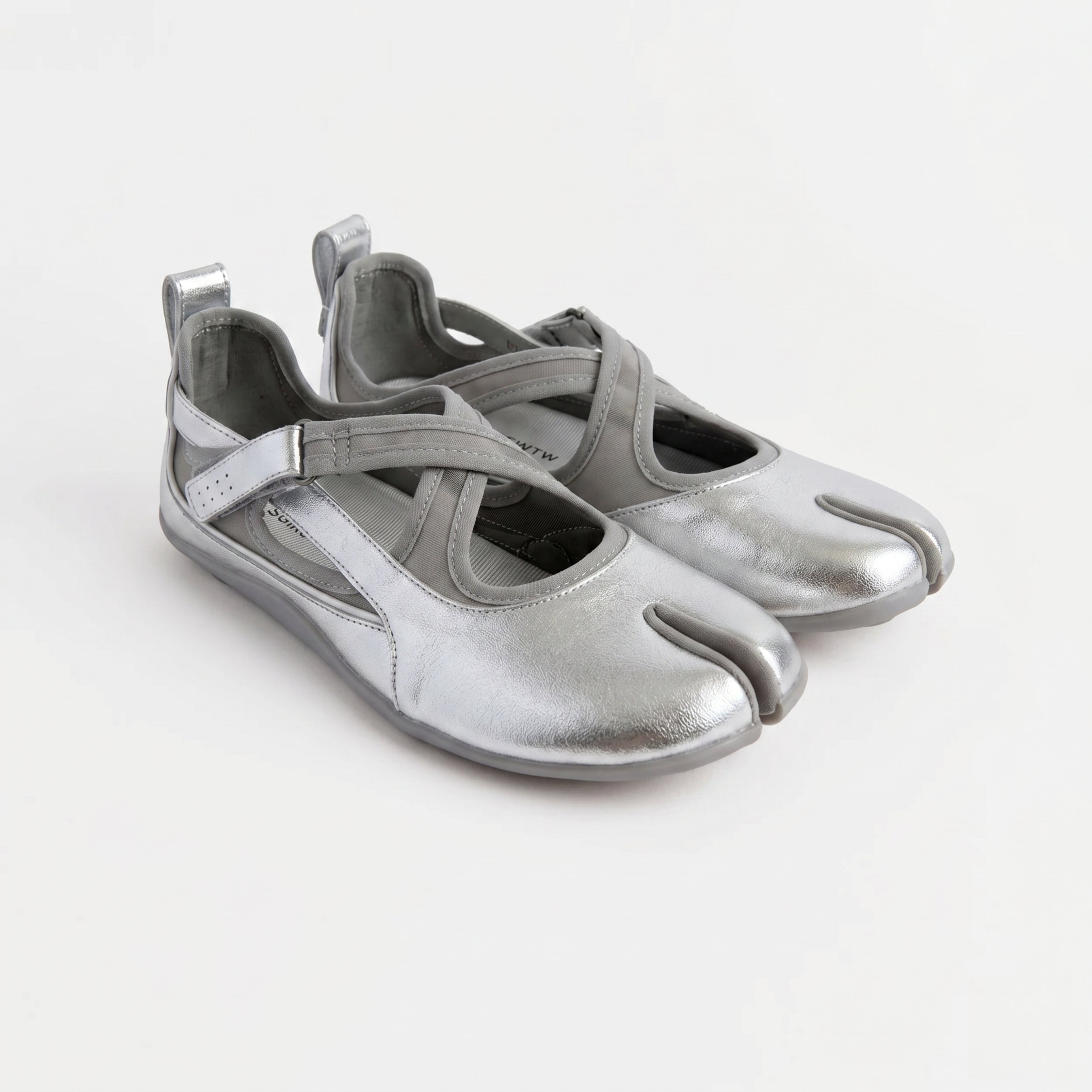 Bailarina plana Tabi Mary-Jane plateada Dual Stride