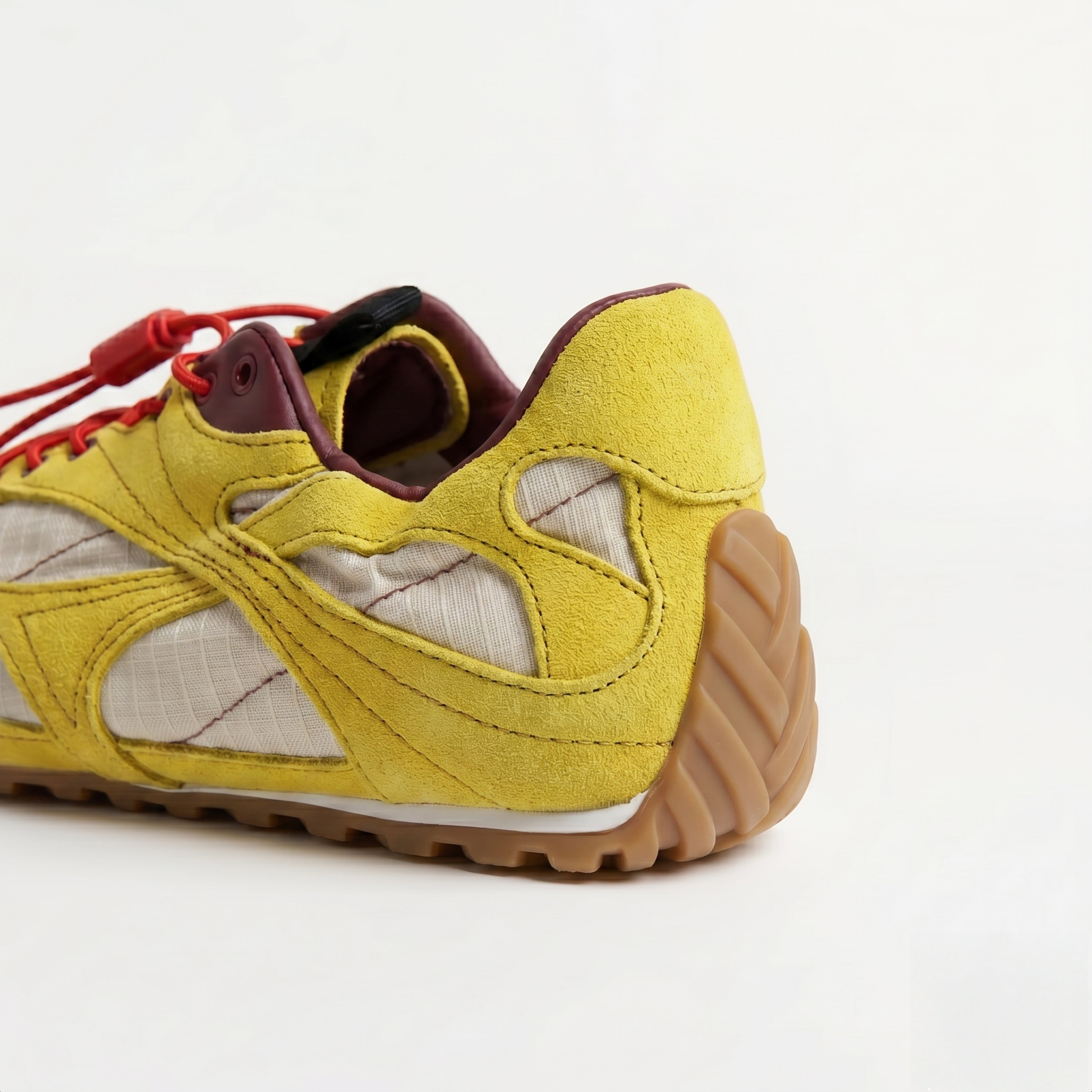 Las zapatillas deportivas casuales amarillas Dual Stride para mujer