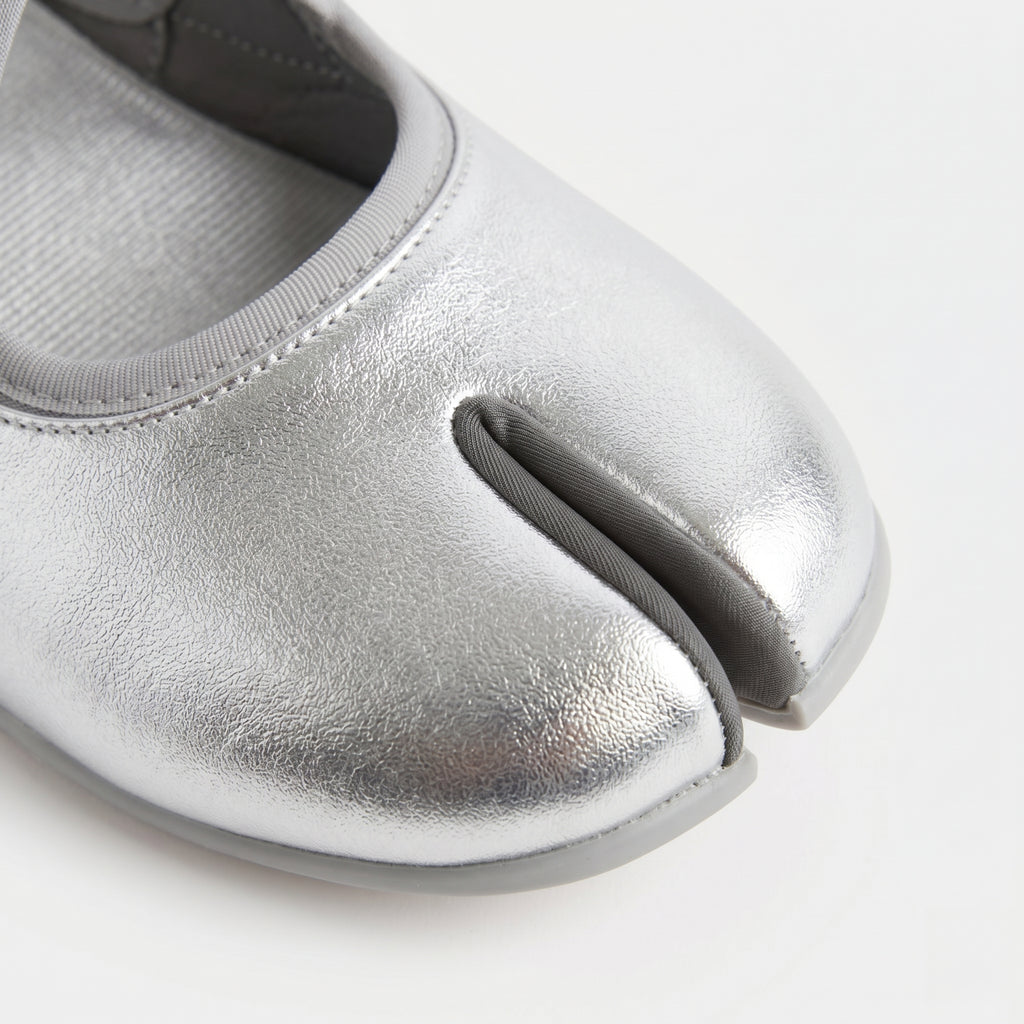 Bailarina plana Tabi Mary-Jane plateada Dual Stride